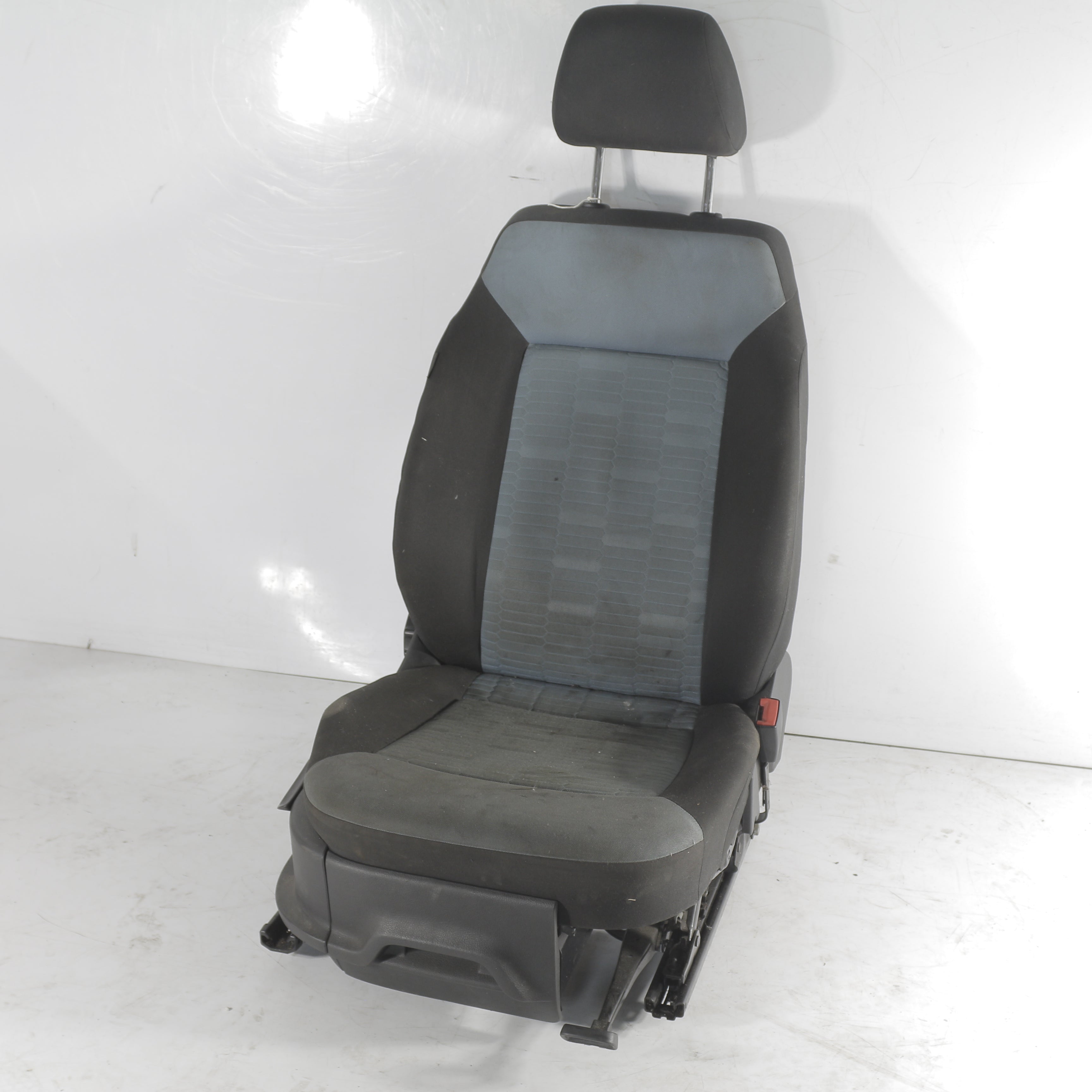 Volkswagen Polo Mk5 Hatchback 6R CFW 1.2 TDI Drivers Seat