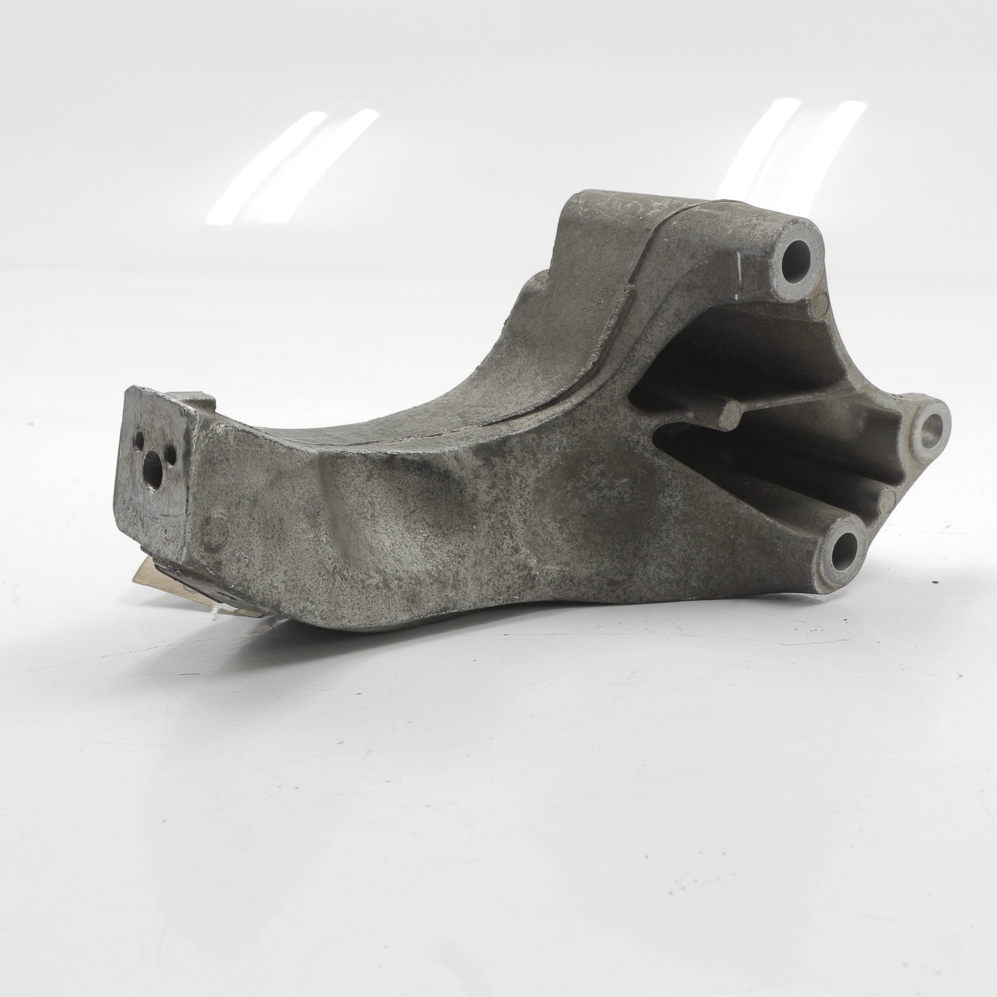 Mercedes-Benz B180 (Pre-Facelift) W245 1.8 Engine Support Bracket