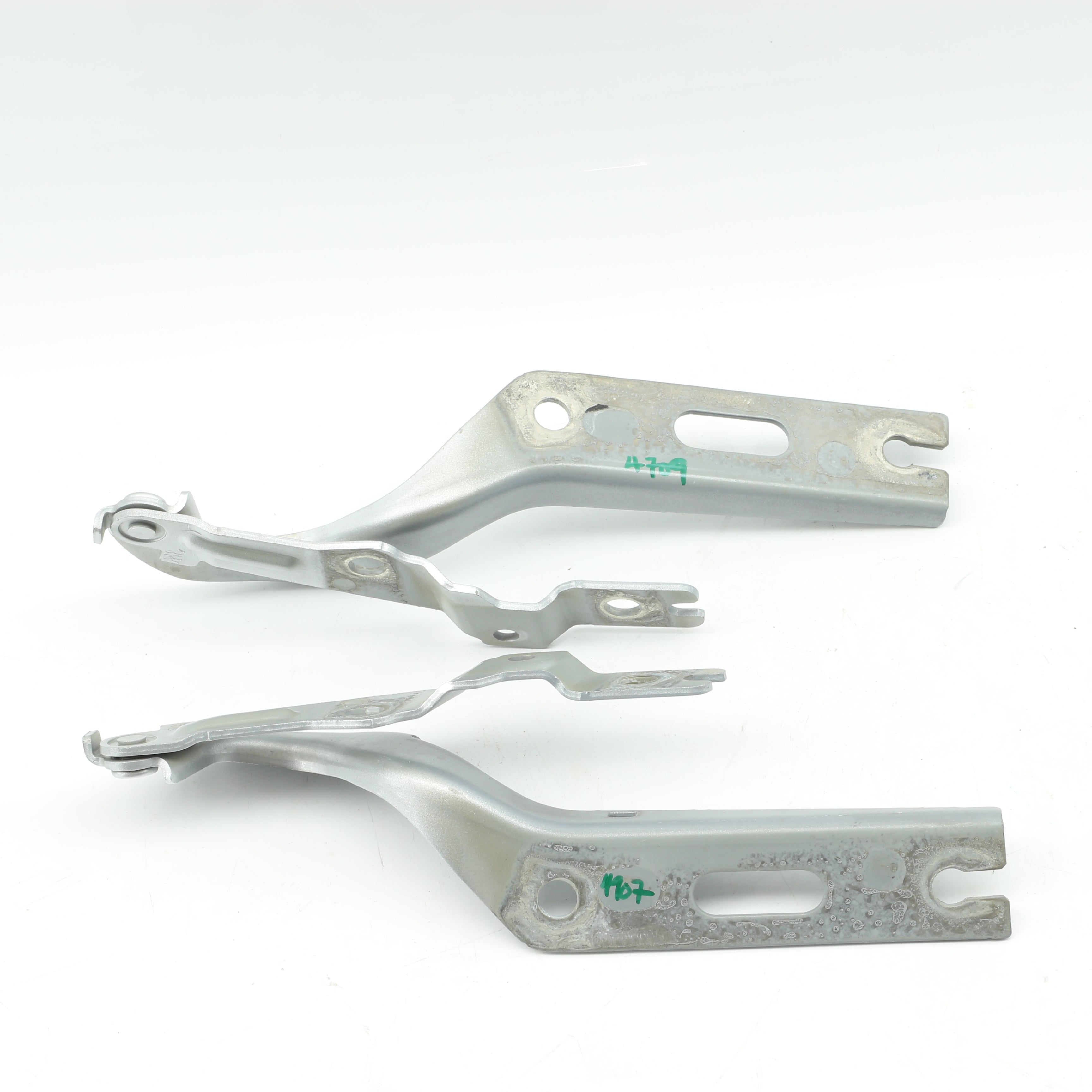 Used VOLKSWAGEN POLO 1.2 TRENDLINE DSG Bonnet Hinges - OEM Part 2G0823302D/2G0823301