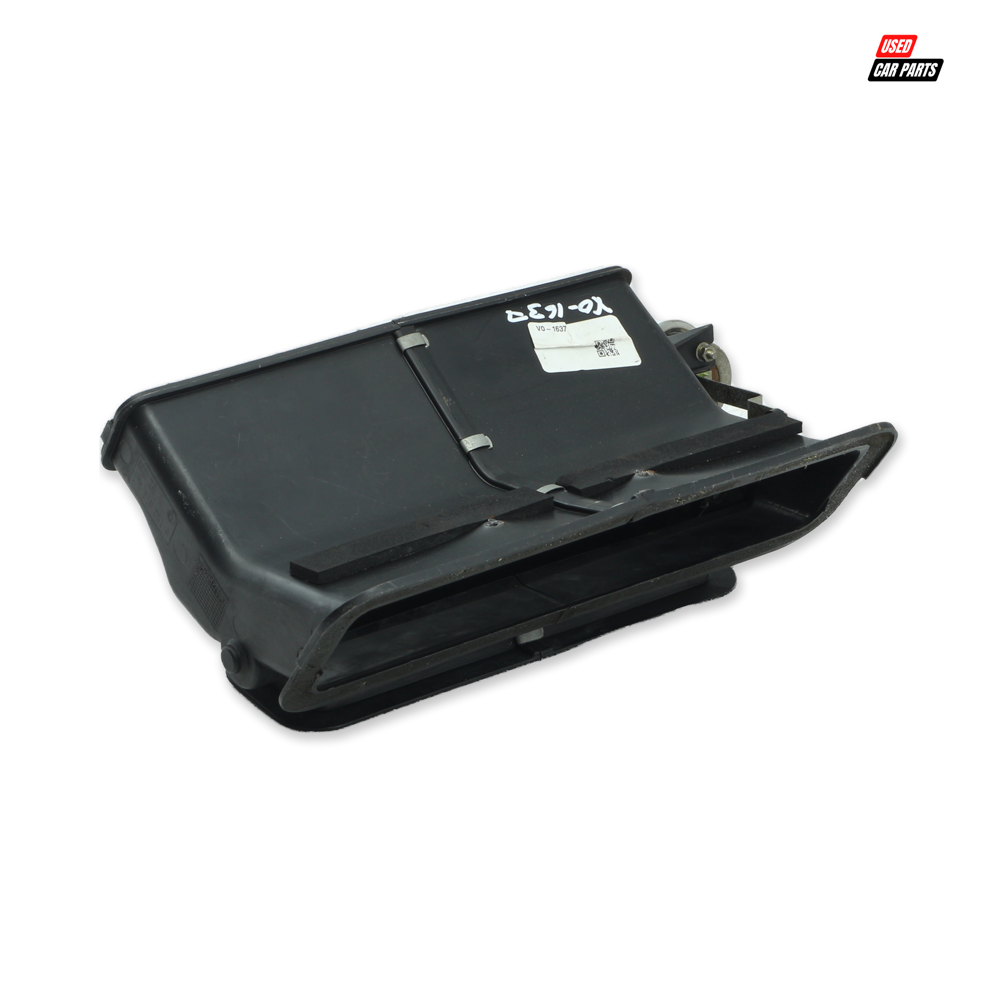 Used Center Air Vent Duct (Part Number 17S819081A) for 2004 VOLKSWAGEN GOLF MK1 CITI CHICO 1.4i White