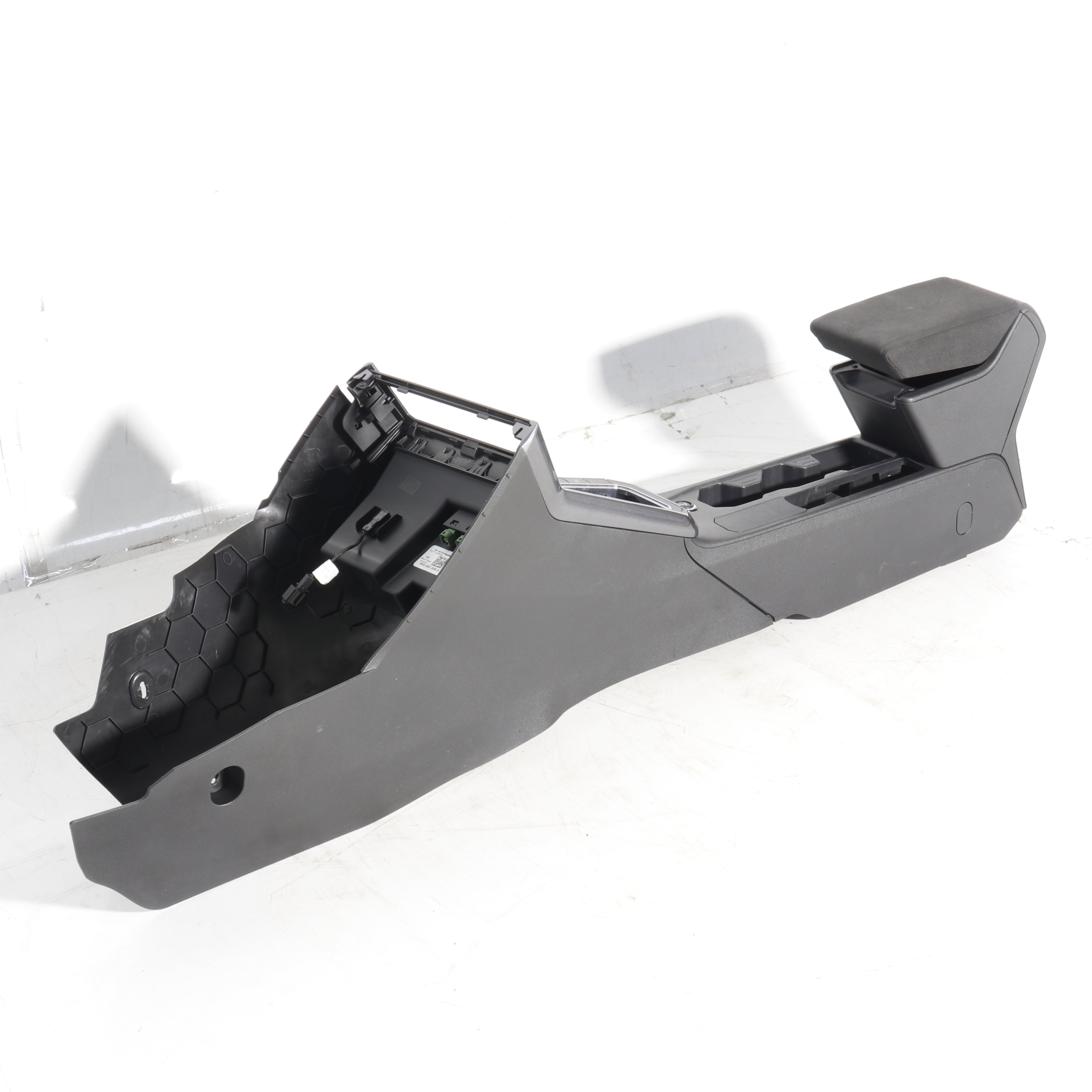 Used VOLKSWAGEN POLO 1.2 TRENDLINE DSG Center Console - OEM Part 2G2857925B
