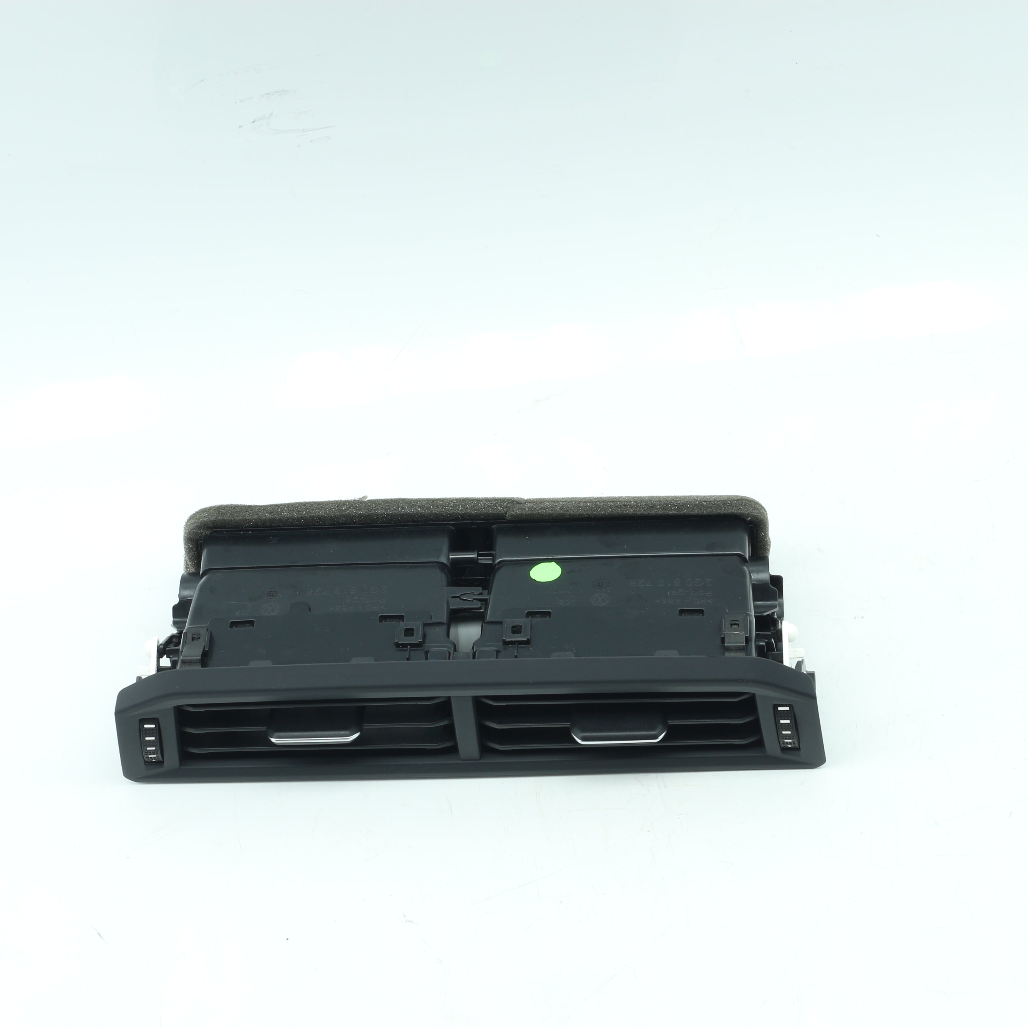 Used VOLKSWAGEN POLO 1.2 TRENDLINE DSG 2G0819728 Center Dashboard Air Vent