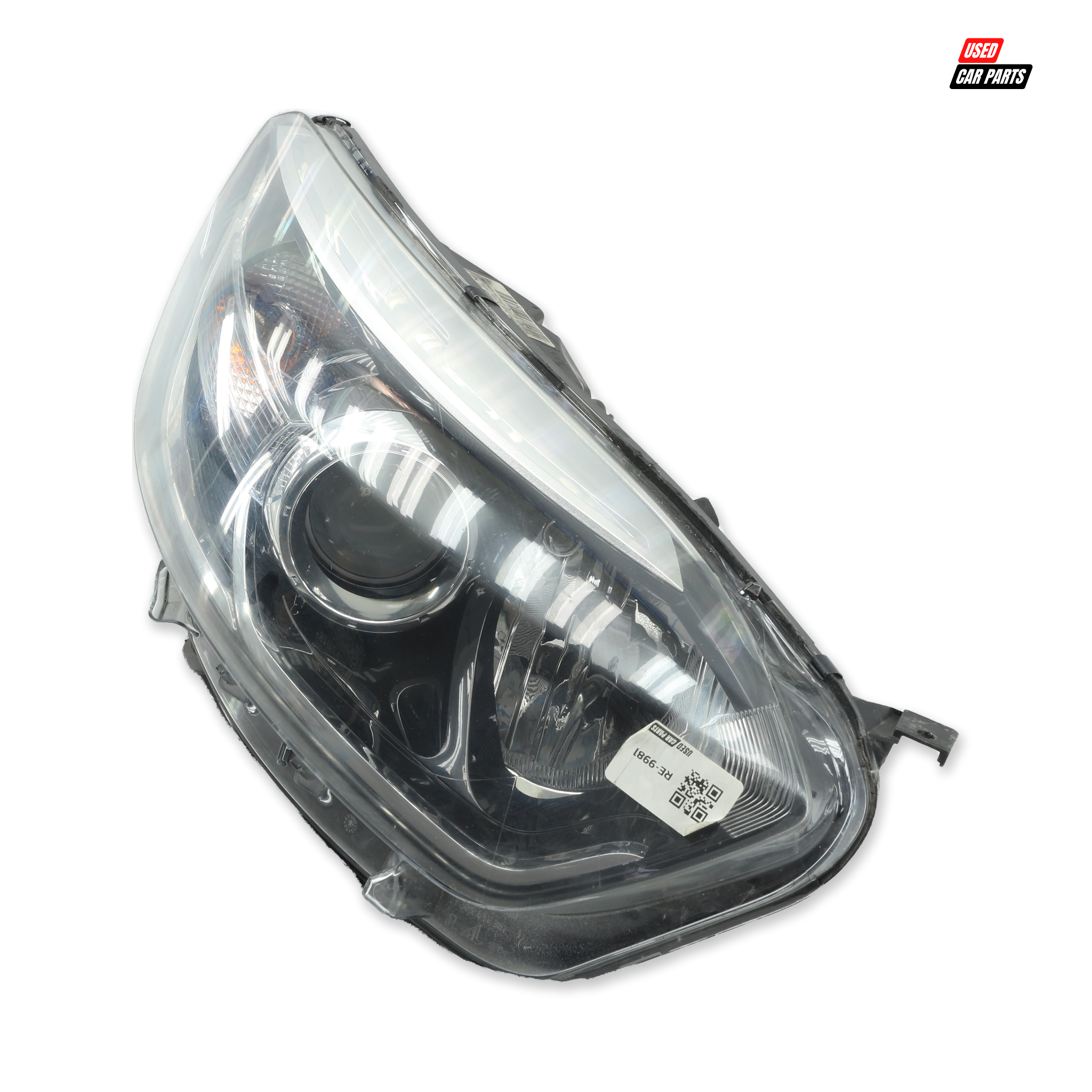 Used (Salvaged) Drivers Side Headlight Part Number 260104476R for RENAULT CAPTUR 900T 2015