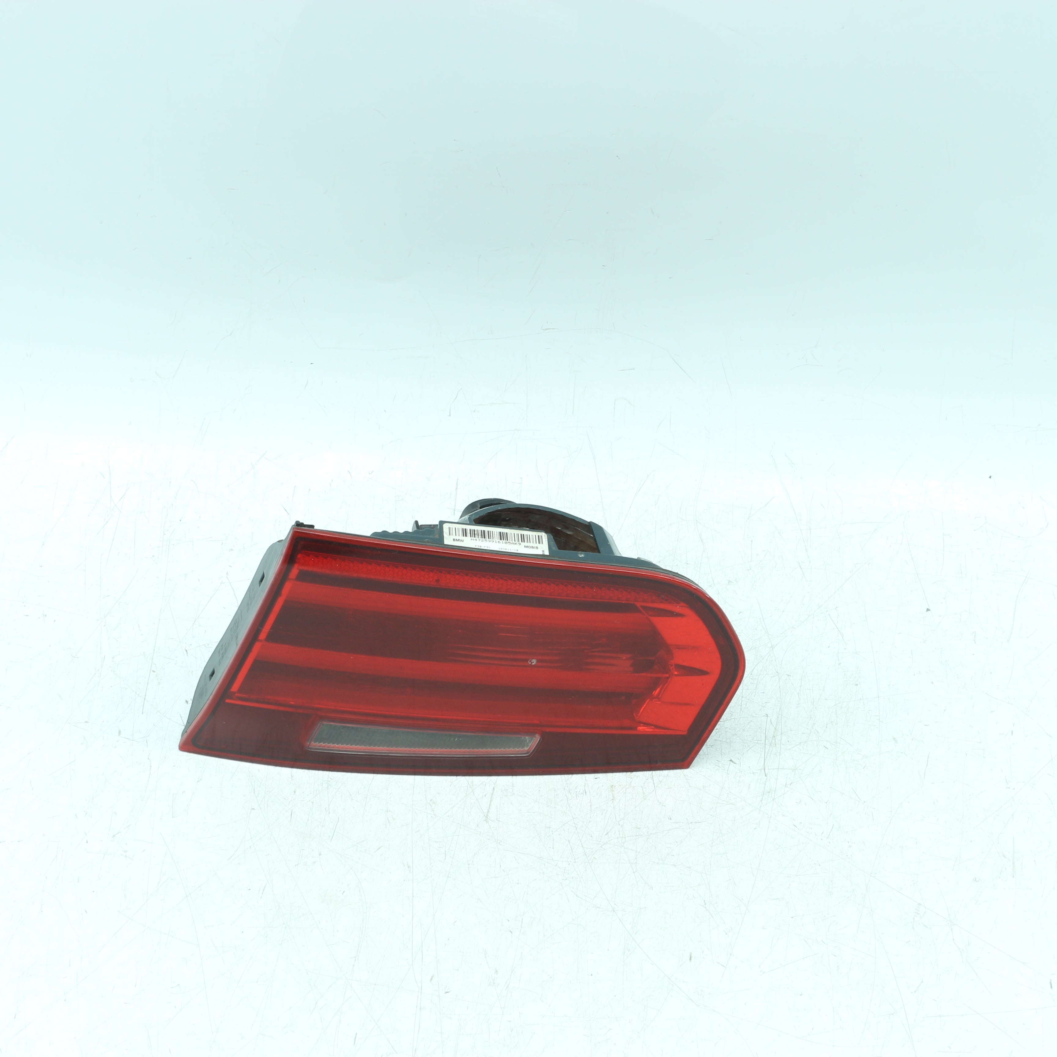 BMW 320i Drivers Side Tailight on Tailgate - OEM 725991610