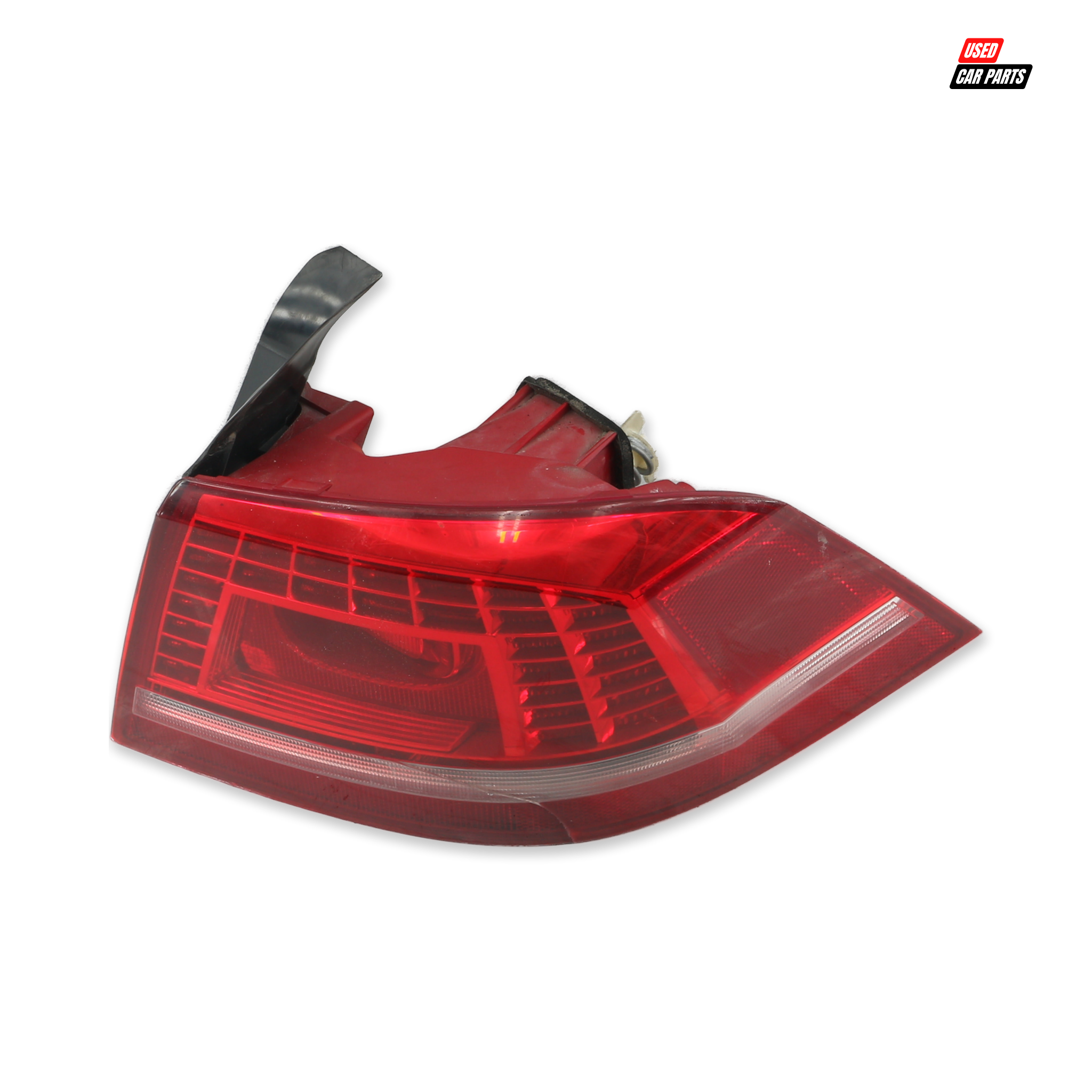 Drivers Side Tail Light (Part Number 3AE945310) for 2015 VOLKSWAGEN PASSAT 1.4 TSI COMFORTLINE DSG