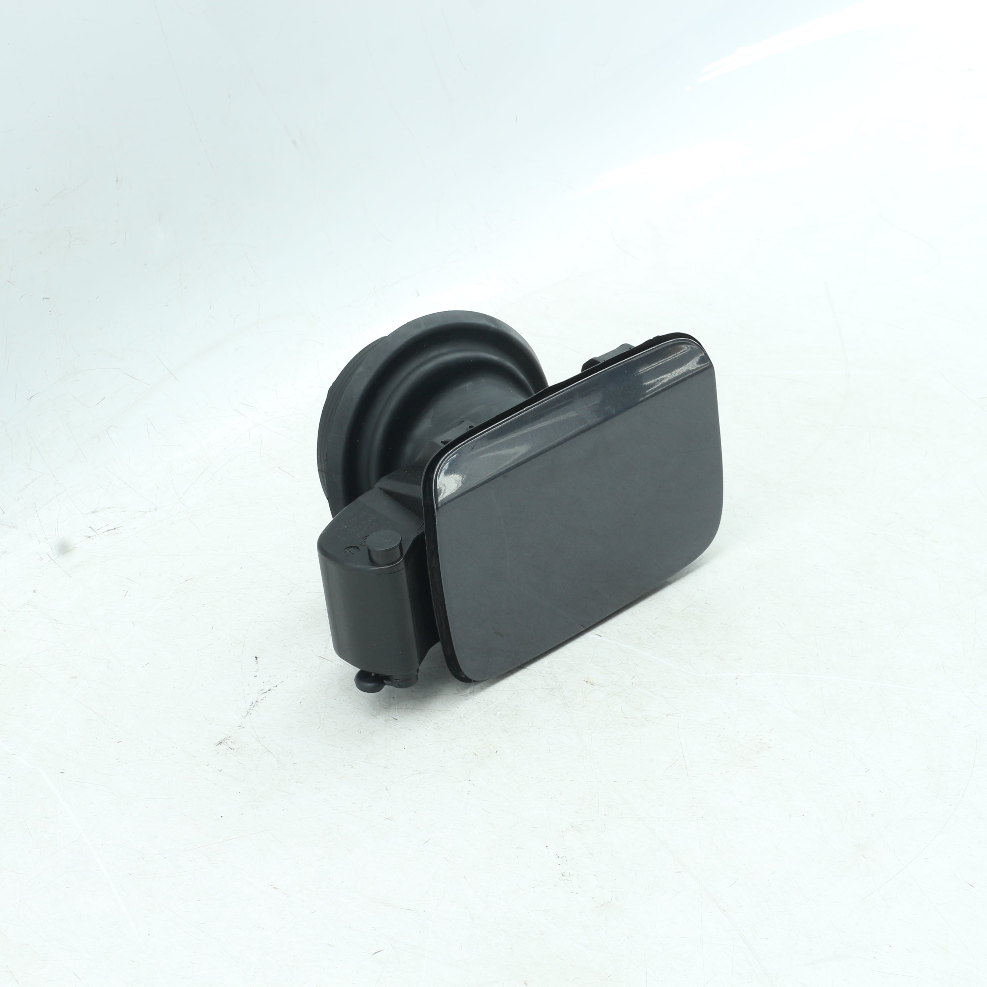 Used BMW 320i A/T (E90) fuel cap cover - 7073961