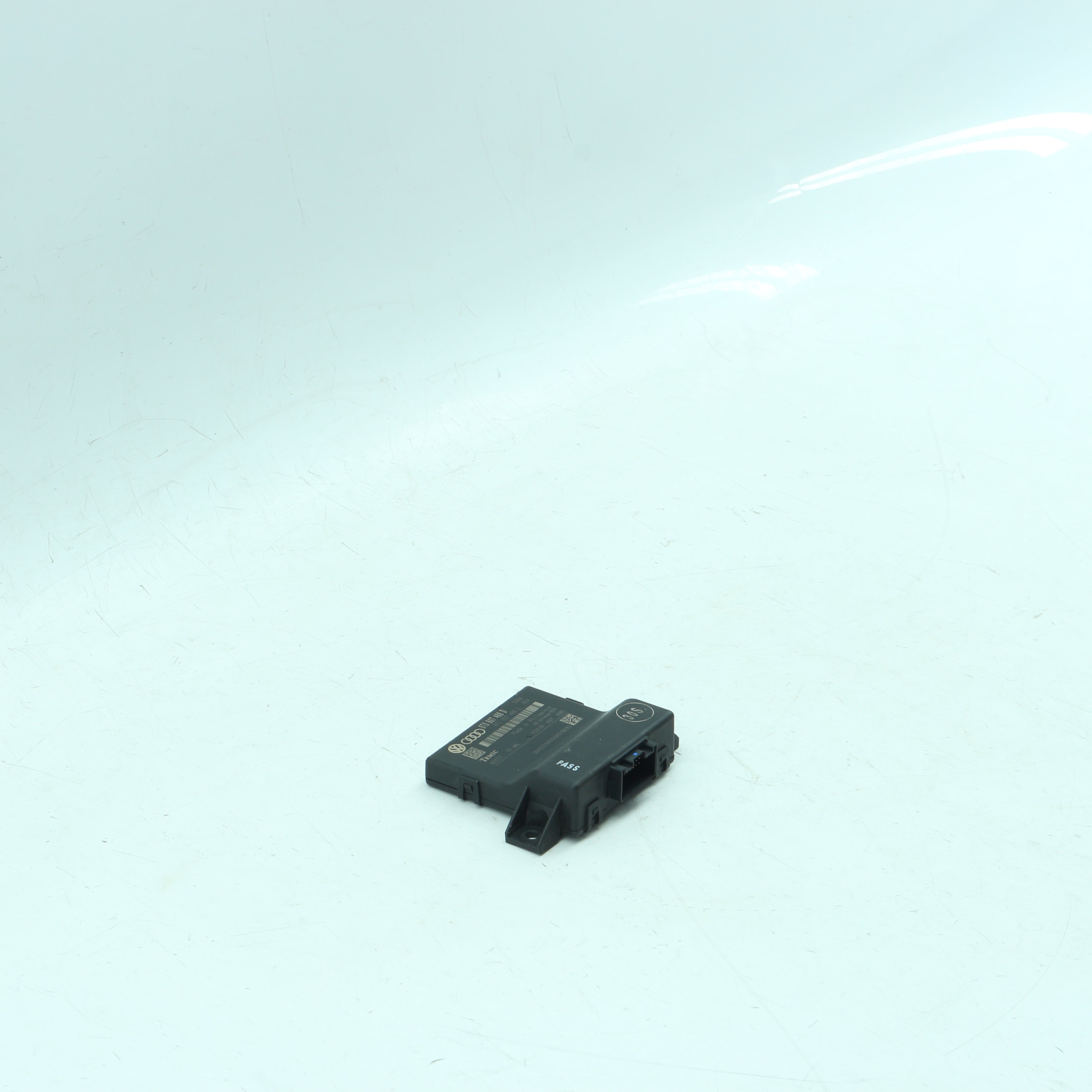Used AUDI A5 S5 QUATTRO Gateway Control Module - OEM Part 8T0907468D