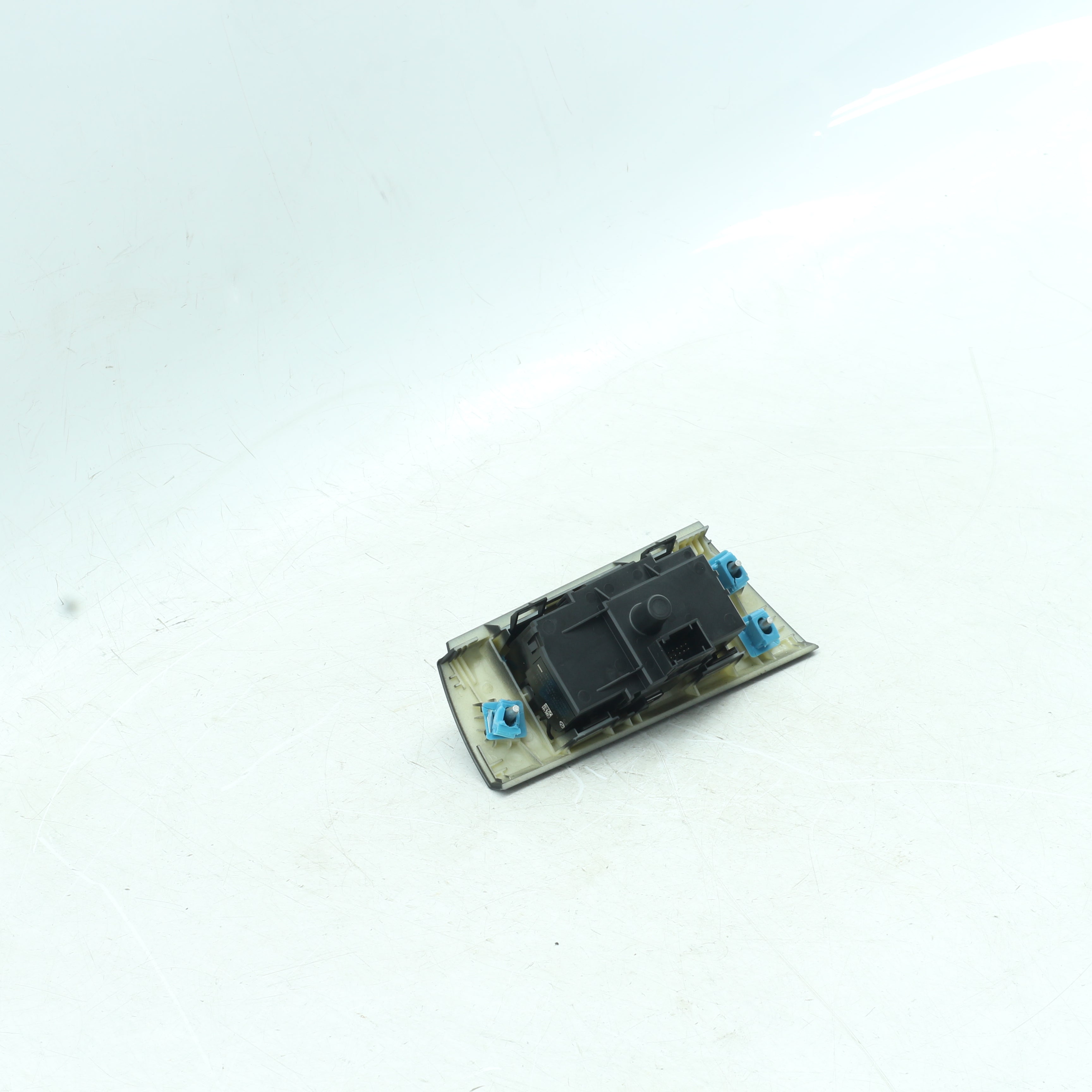 Used BMW 320i A/T (E90) headlight switch - 6932797