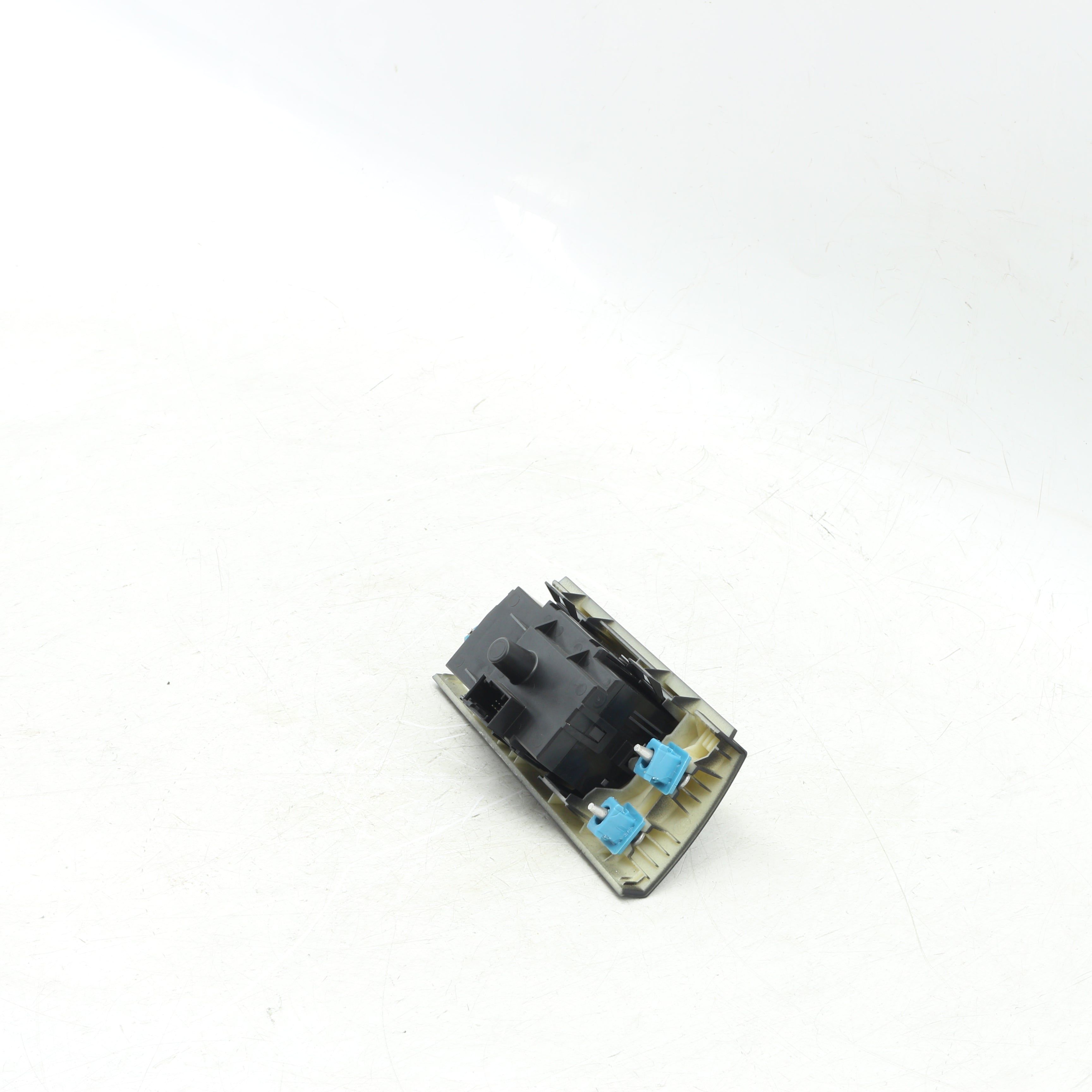 Used BMW 320i A/T (E90) headlight switch - 6932797