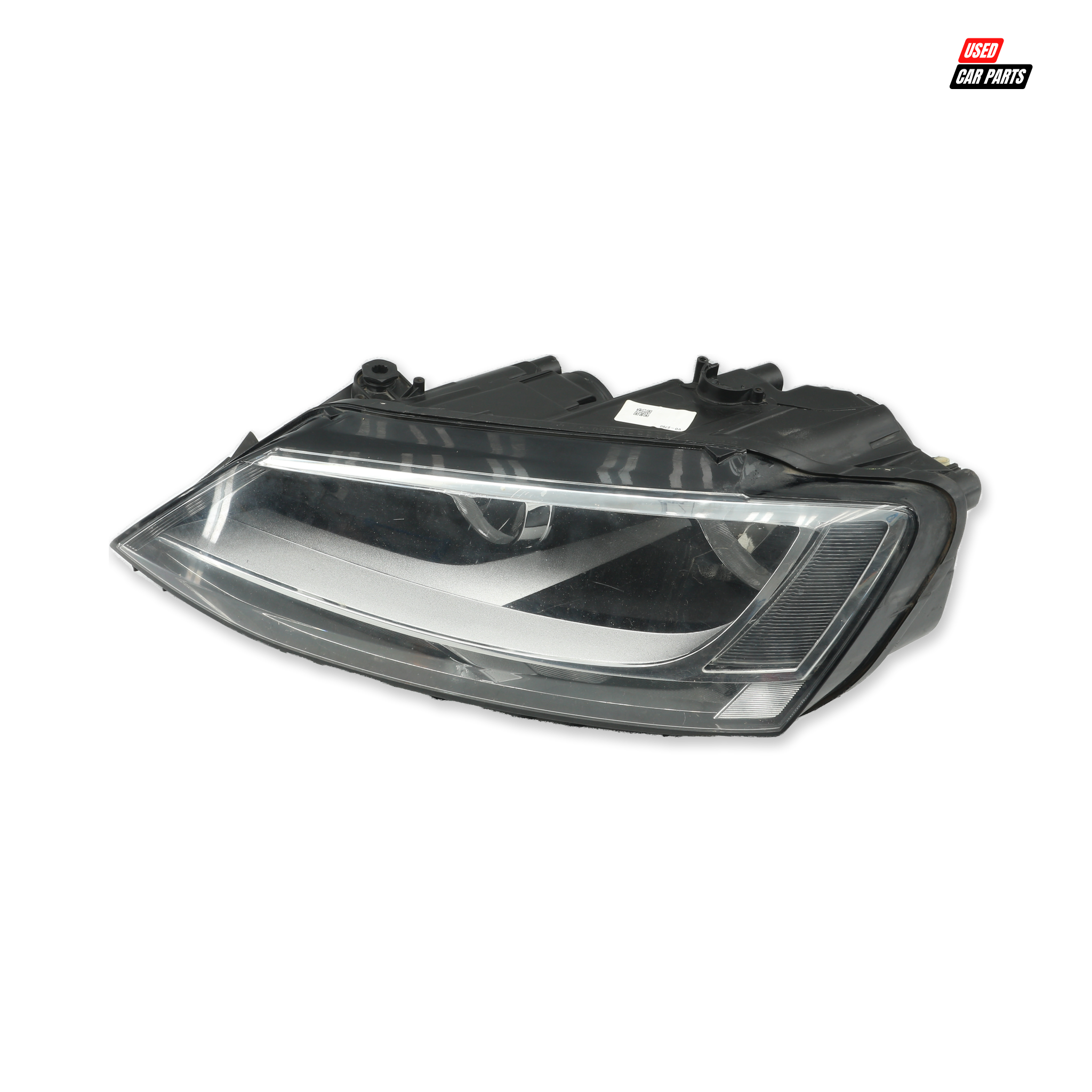Used OEM Passengers Side Headlight (Part Number 5C8941005) for 2015 Volkswagen Jetta