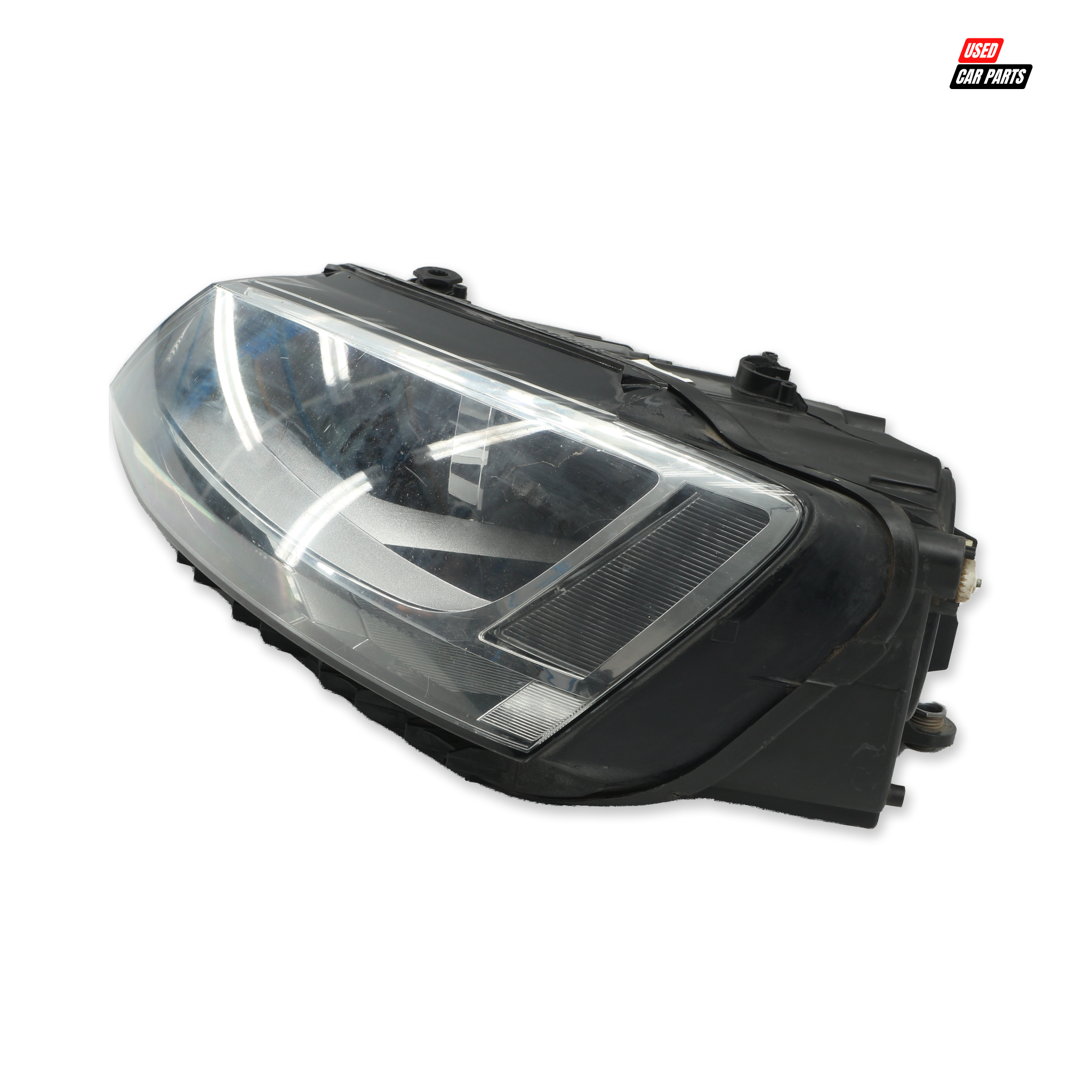 Used OEM Passengers Side Headlight (Part Number 5C8941005) for 2015 Volkswagen Jetta