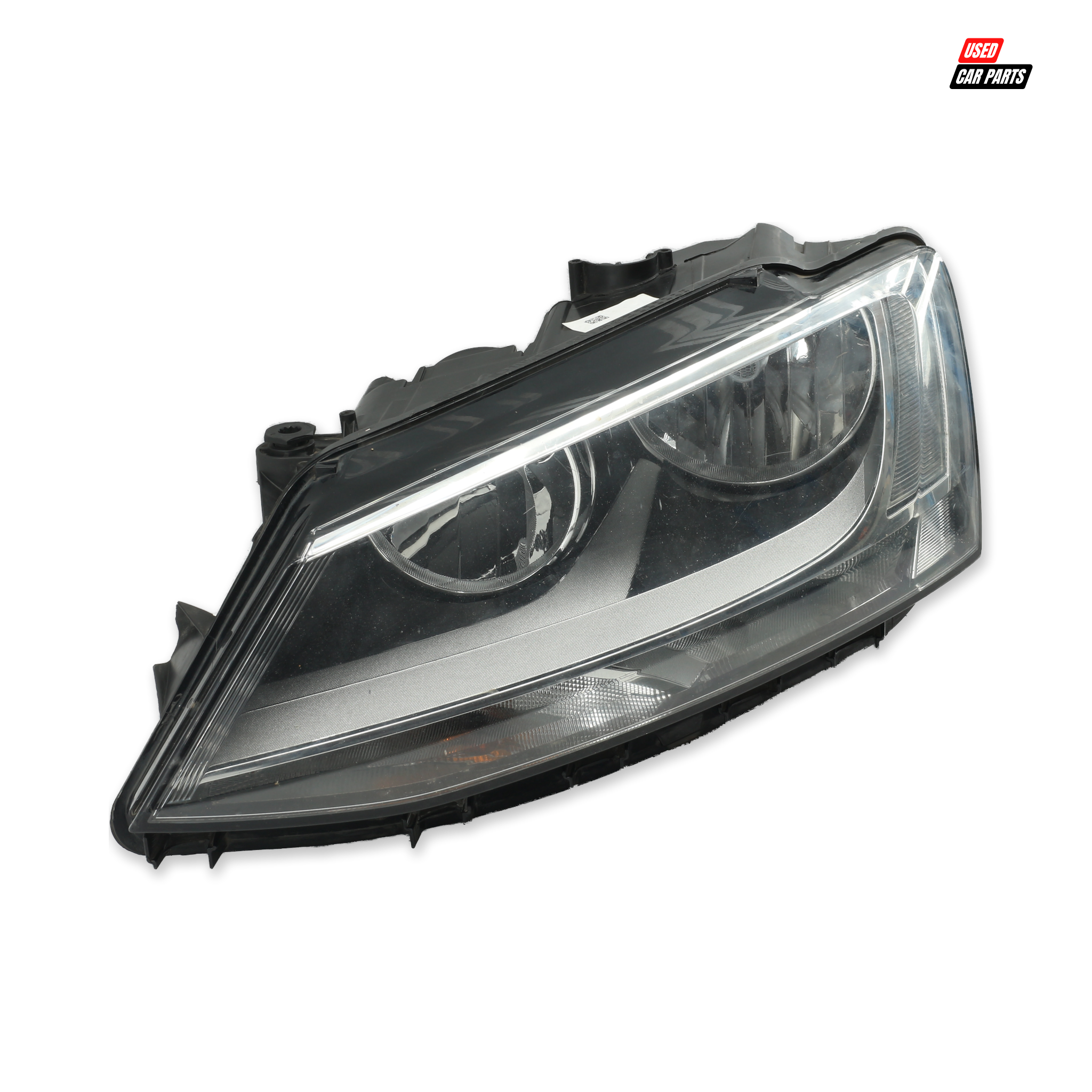 Used OEM Passengers Side Headlight (Part Number 5C8941005) for 2015 Volkswagen Jetta