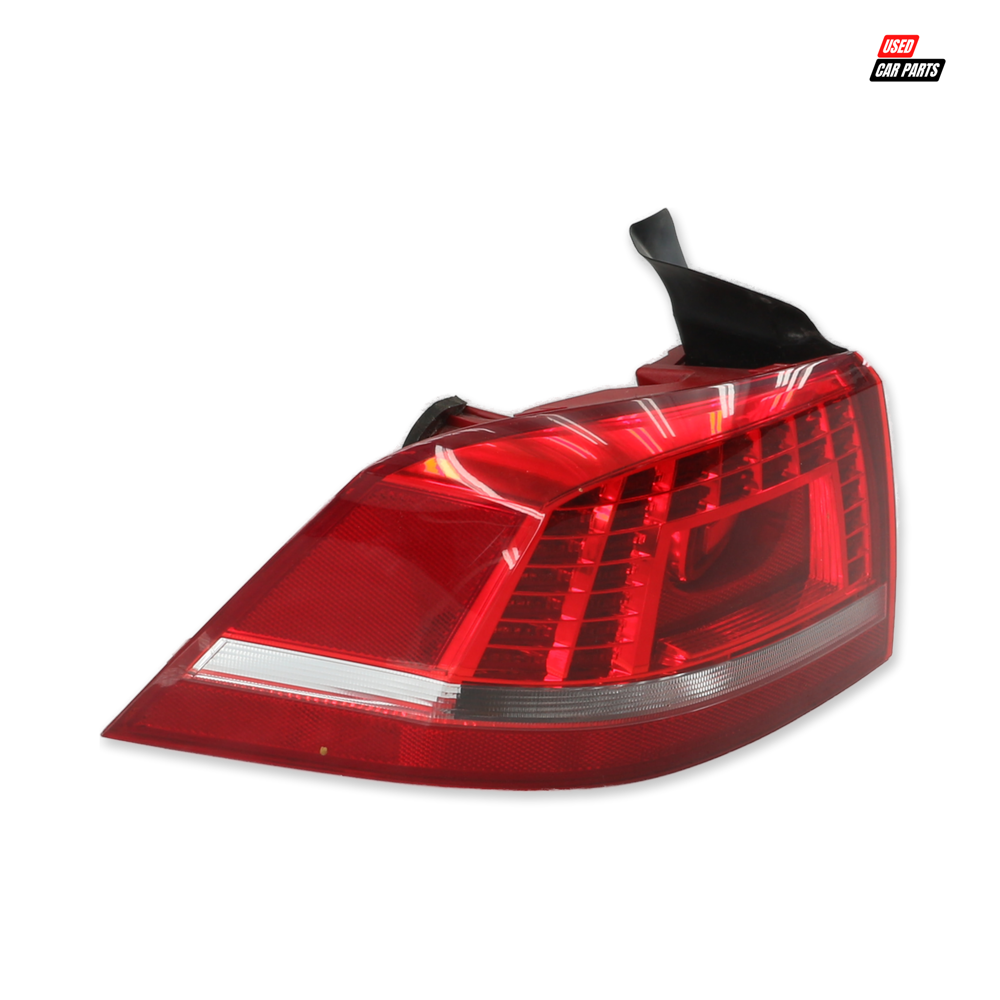 Used Passengers Side Tail Light (Part Number 3AE945309) for VOLKSWAGEN PASSAT 2015