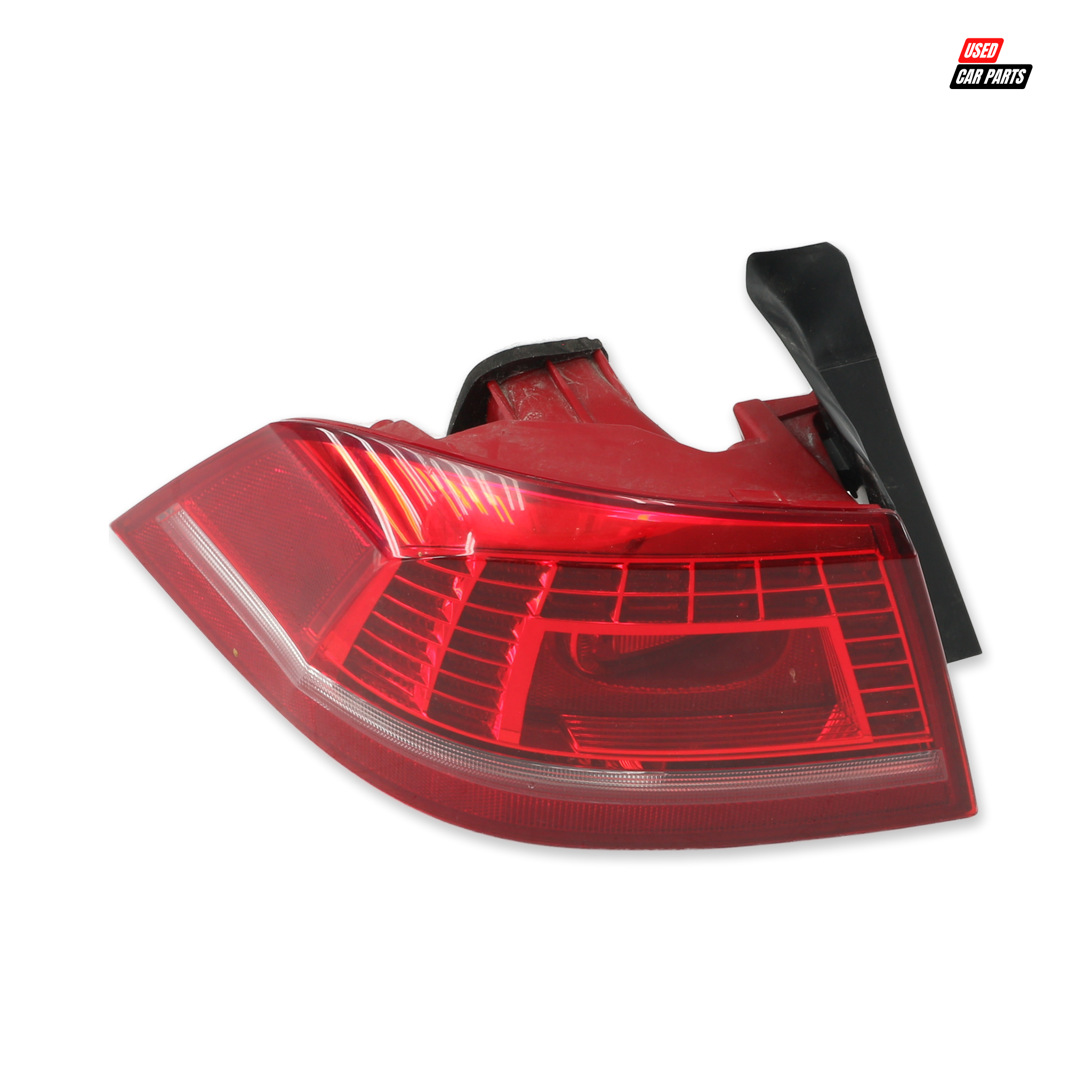Used Passengers Side Tail Light (Part Number 3AE945309) for VOLKSWAGEN PASSAT 2015