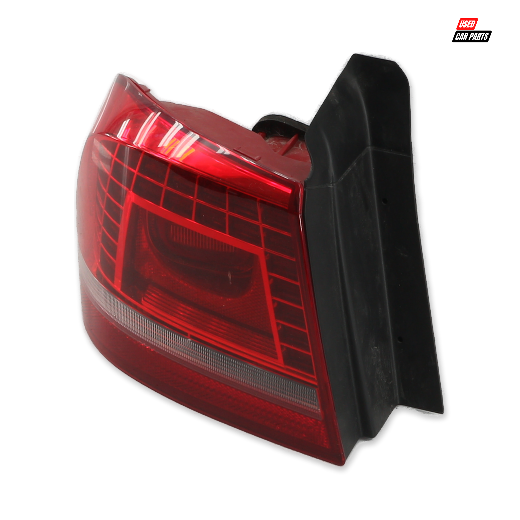Used Passengers Side Tail Light (Part Number 3AE945309) for VOLKSWAGEN PASSAT 2015
