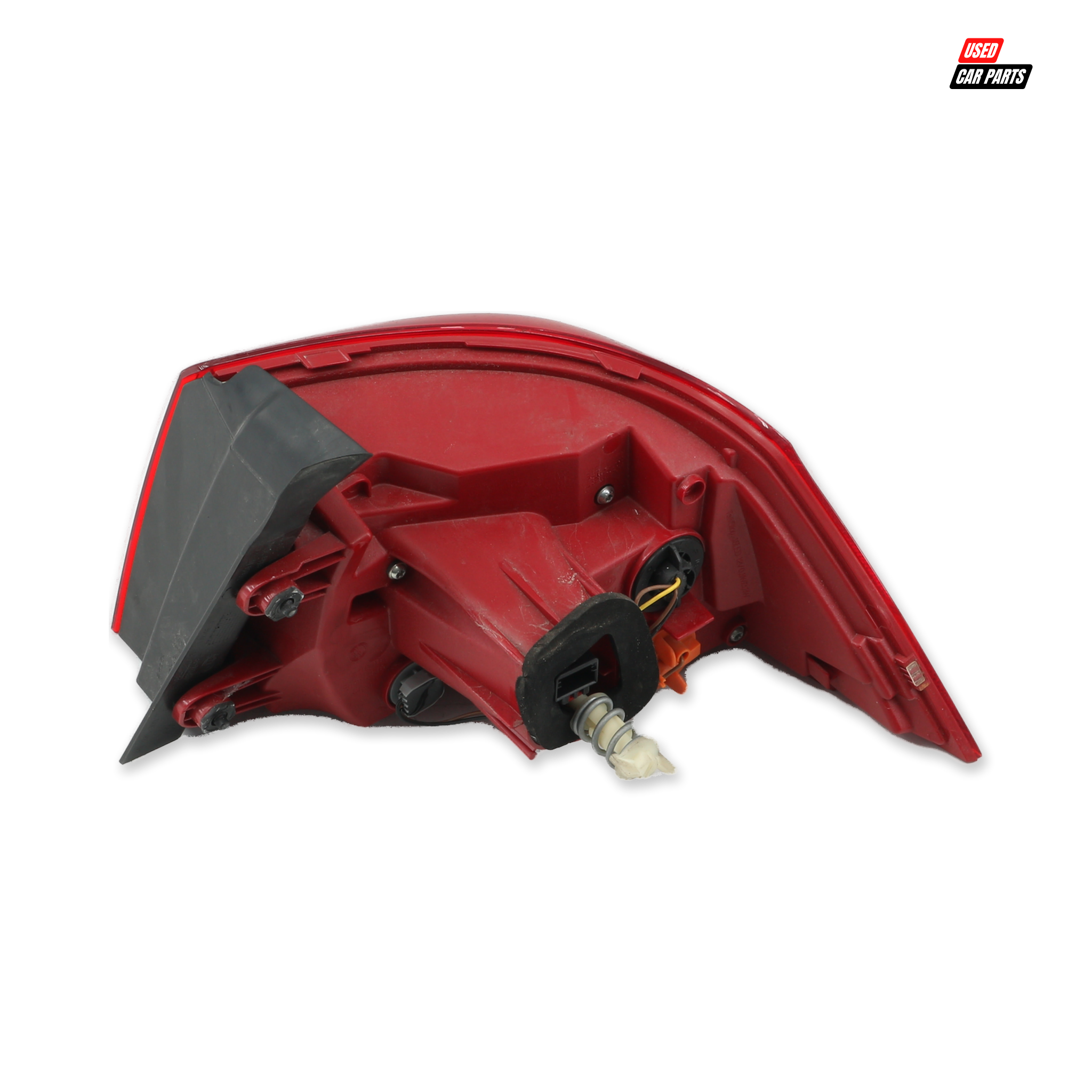 Used Passengers Side Tail Light (Part Number 3AE945309) for VOLKSWAGEN PASSAT 2015