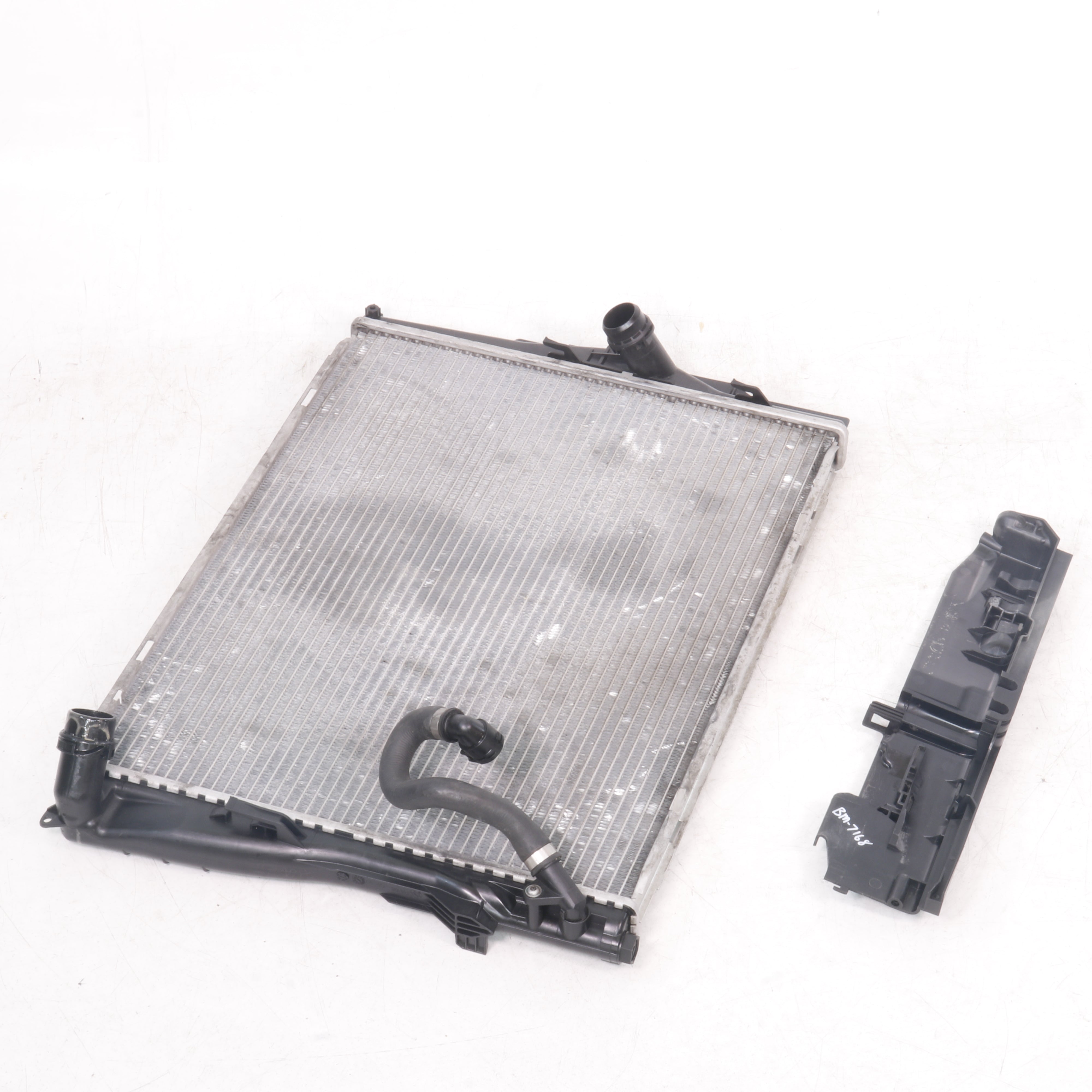 Used BMW 320i A/T (E90) radiator - PA66GF30,17107547454