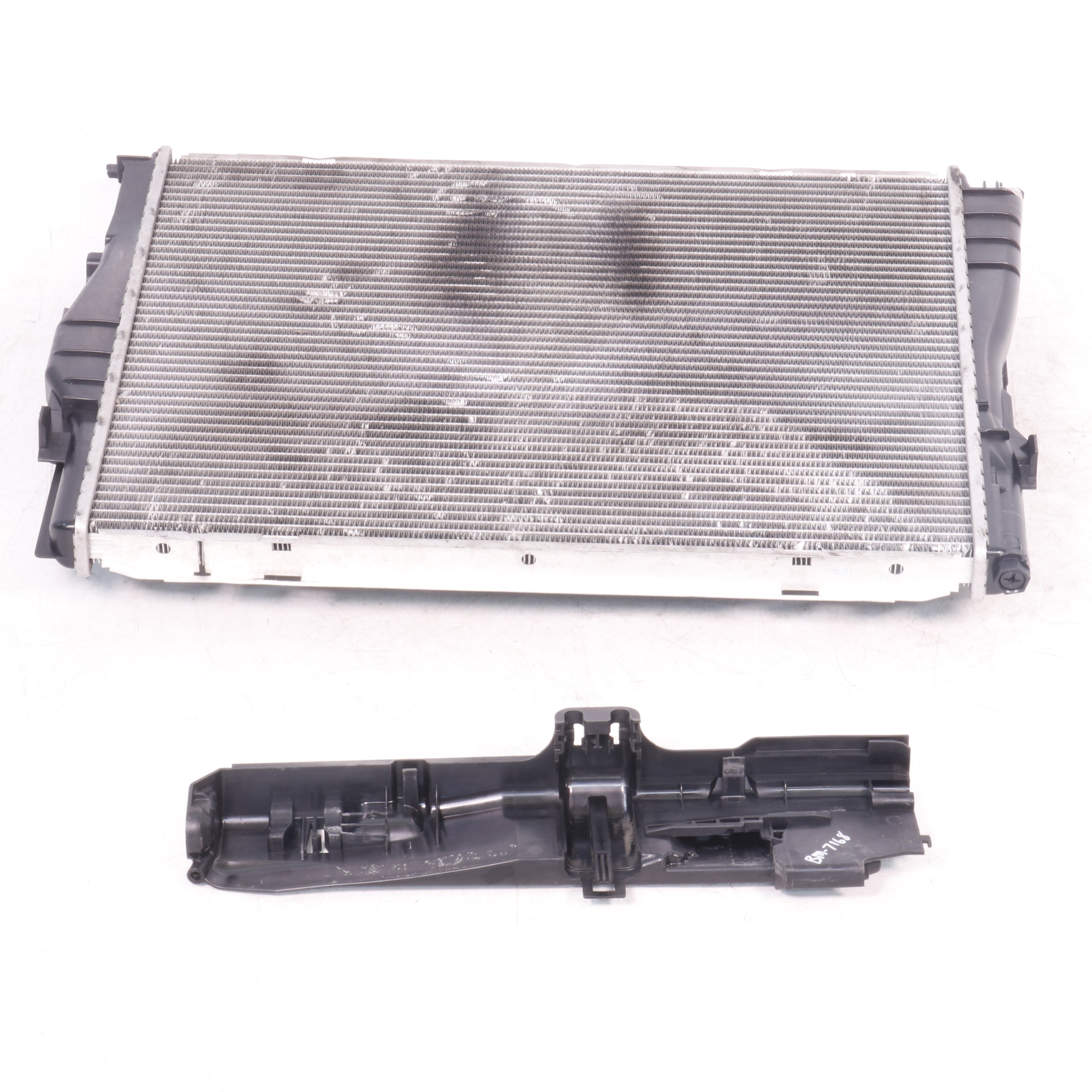 Used BMW 320i A/T (E90) radiator - PA66GF30,17107547454