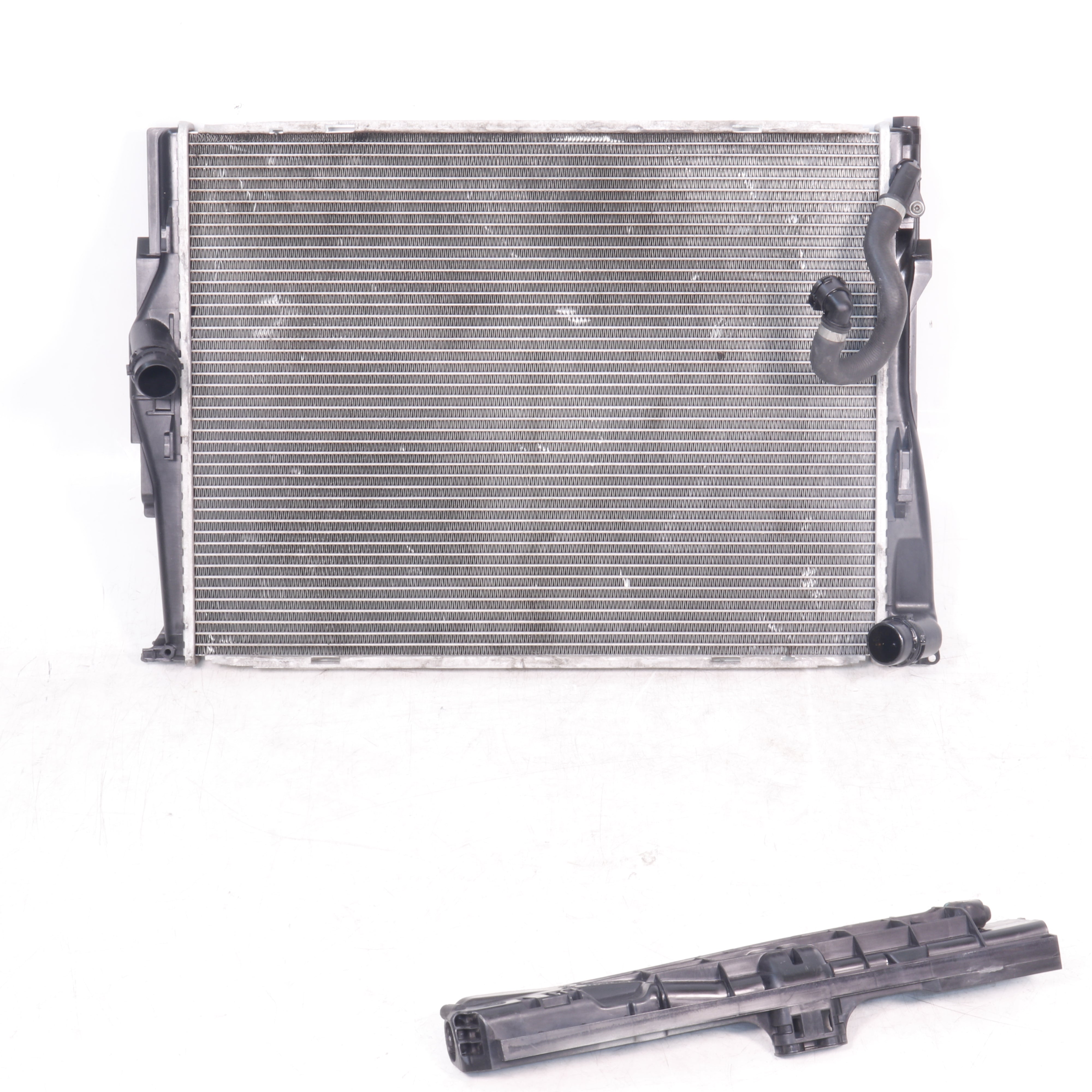 Used BMW 320i A/T (E90) radiator - PA66GF30,17107547454
