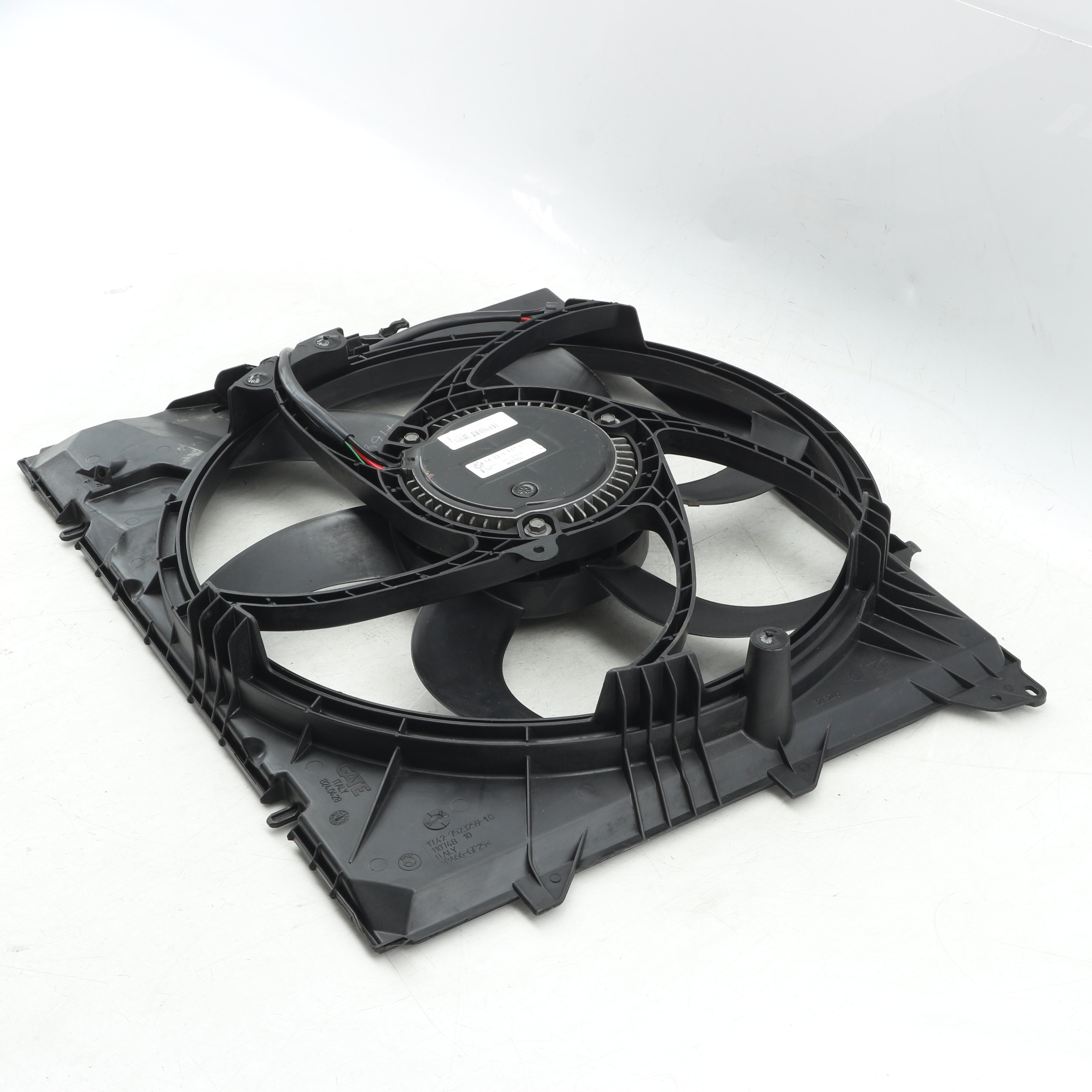Used BMW 320i A/T (E90) radiator fan - 16326937515