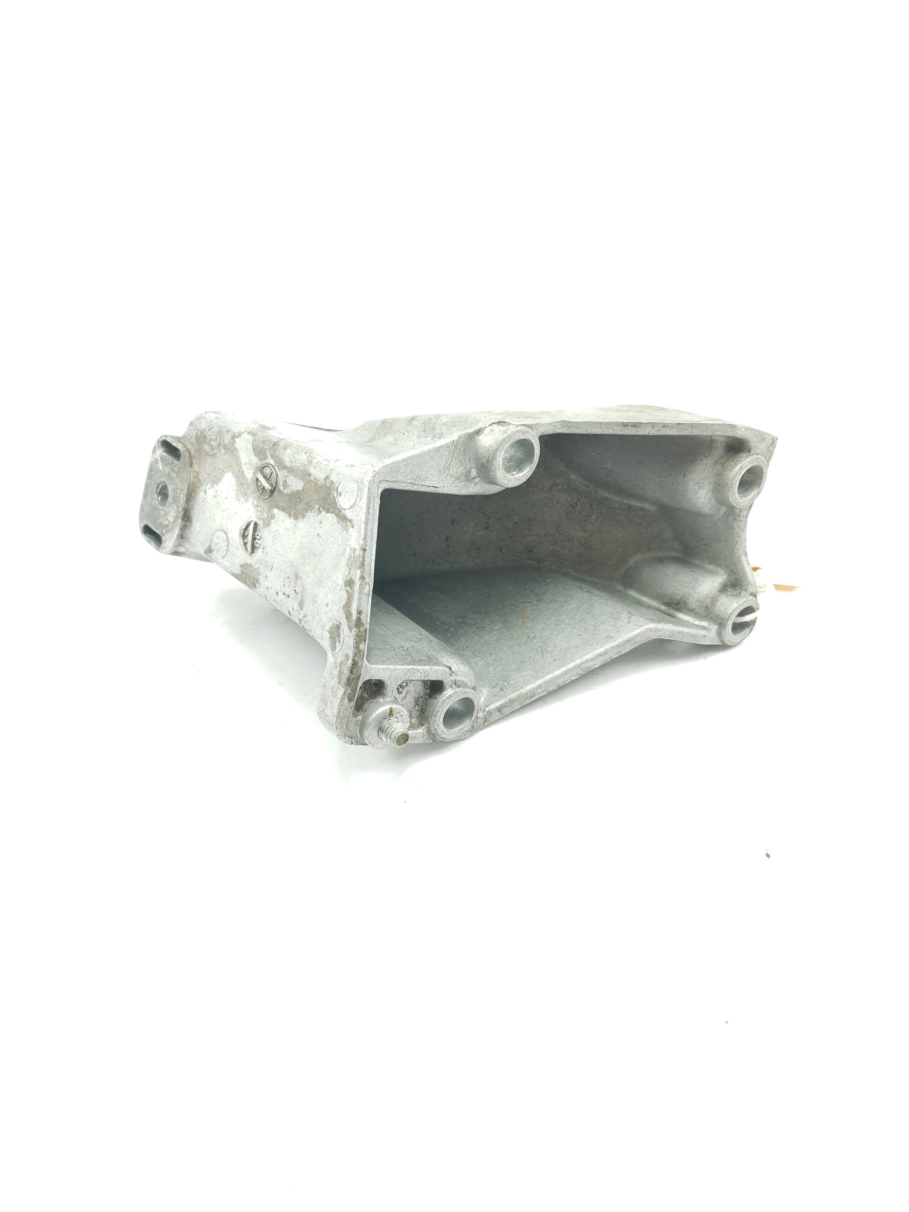 2000 VOLKSWAGEN PASSAT Engine Mount Bracket