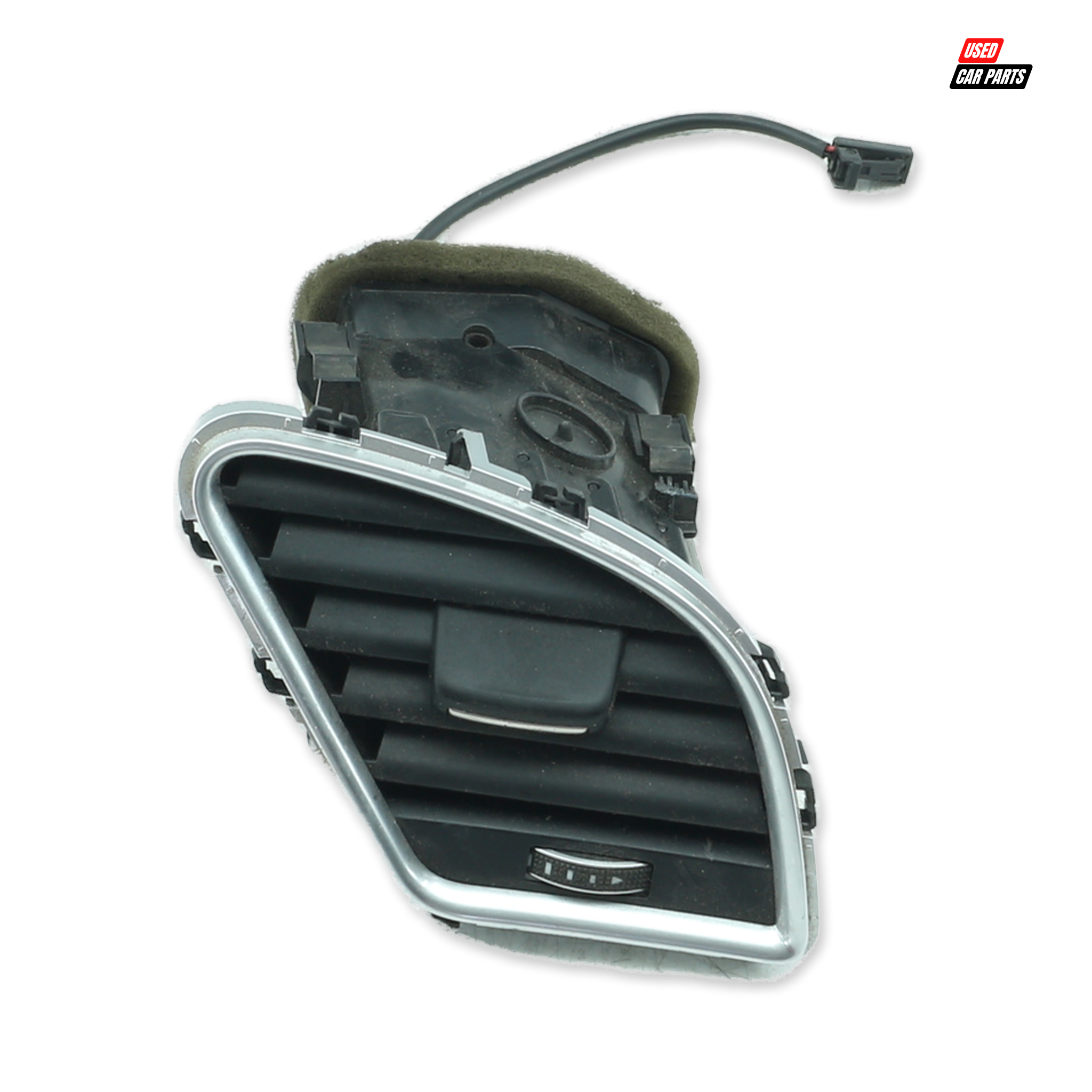 Used Passengers Side Air Vent (Part Number 8T2820902) for 2009 Audi A5 S5 Quattro