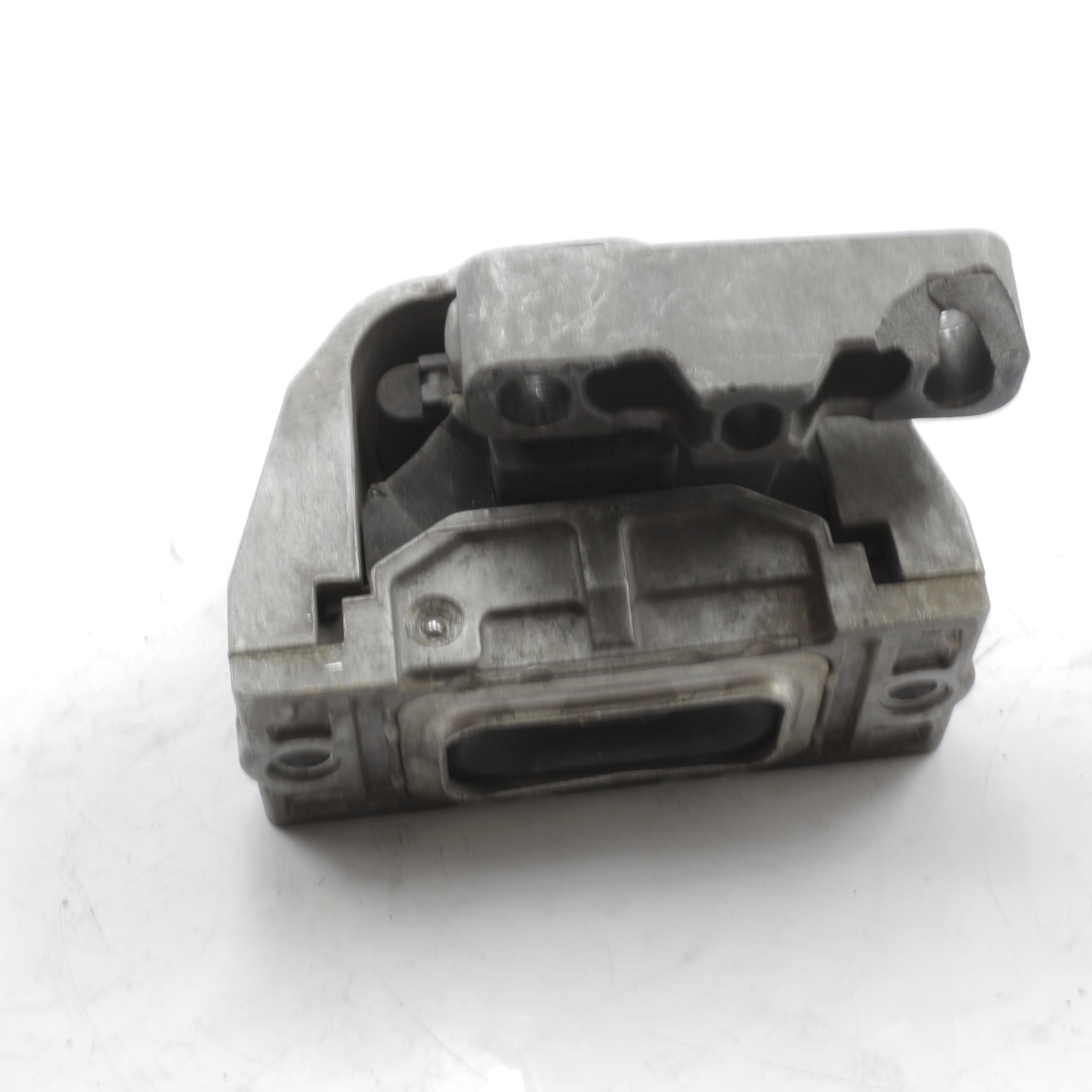 Audi A3 8P 2.0 TDI Right Hand Side Engine Mounting Bracket