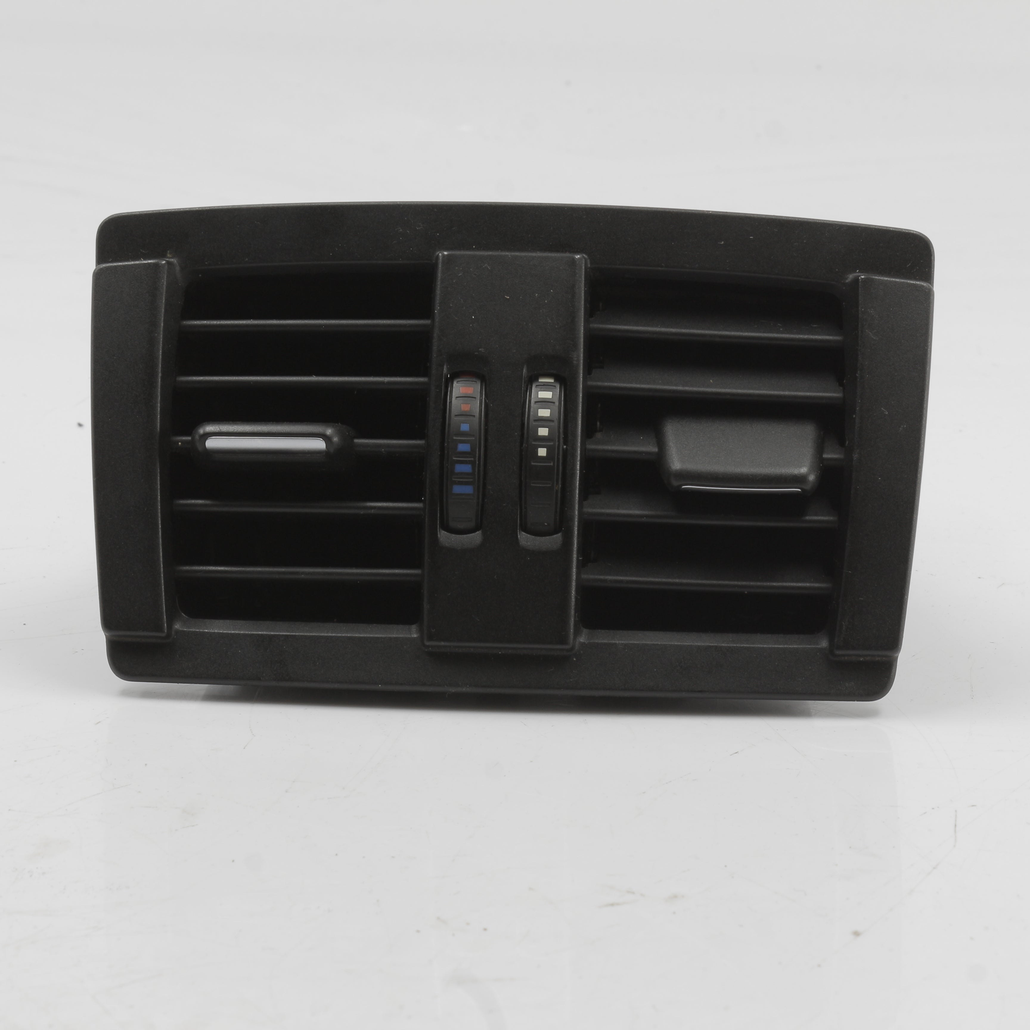 BMW 320i M Sport F30 2.0T Vent Rear Console