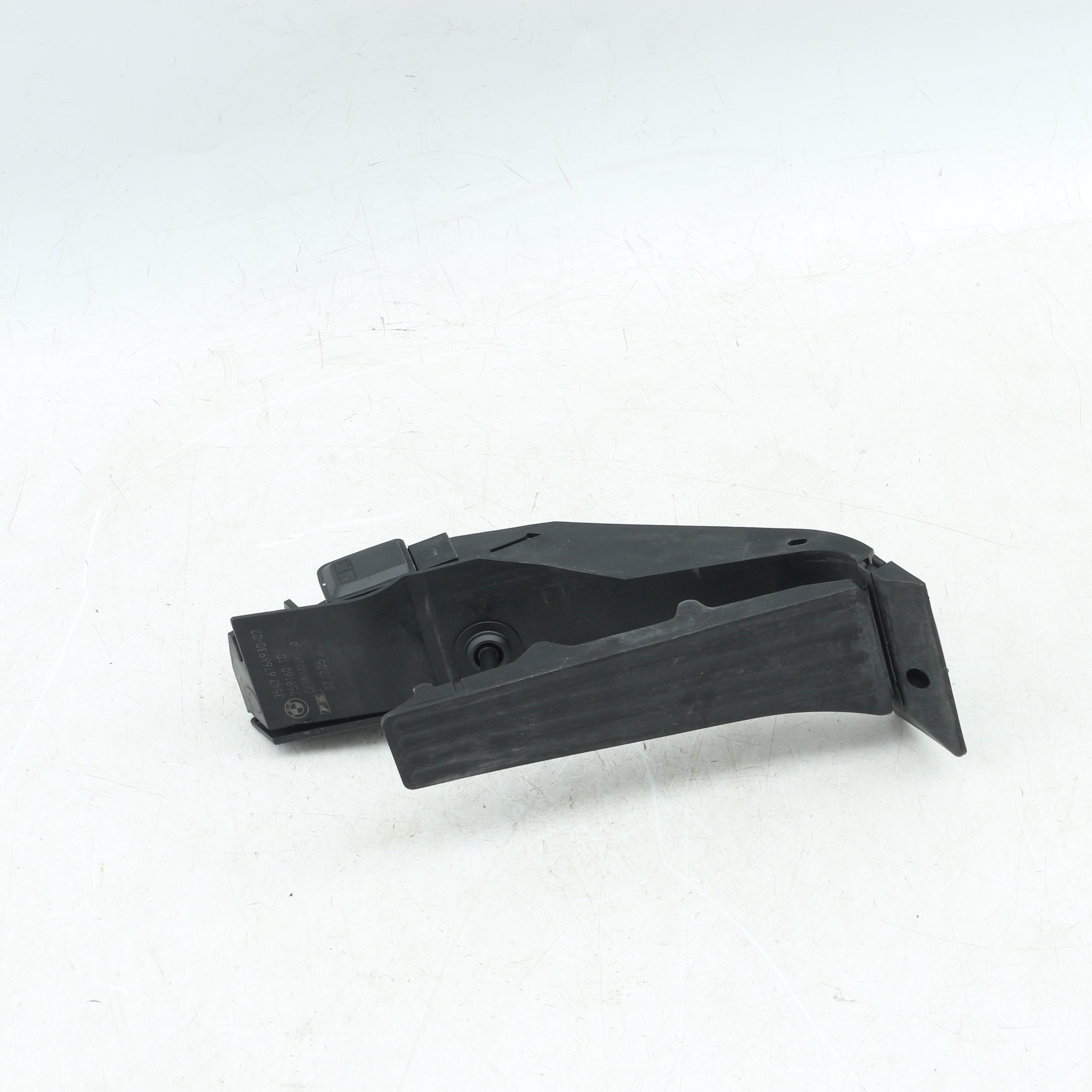Used BMW 320i A/T (E90) accelerator pedal - 35426766930-02