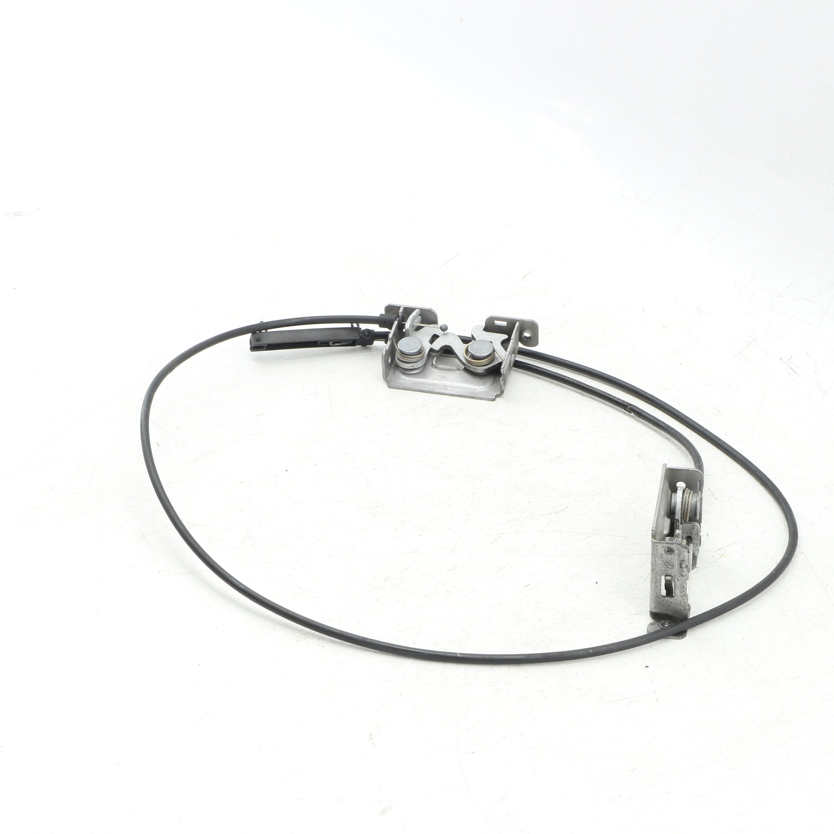 Used BMW 320i A/T (E90) bonnet latch - 51237115229