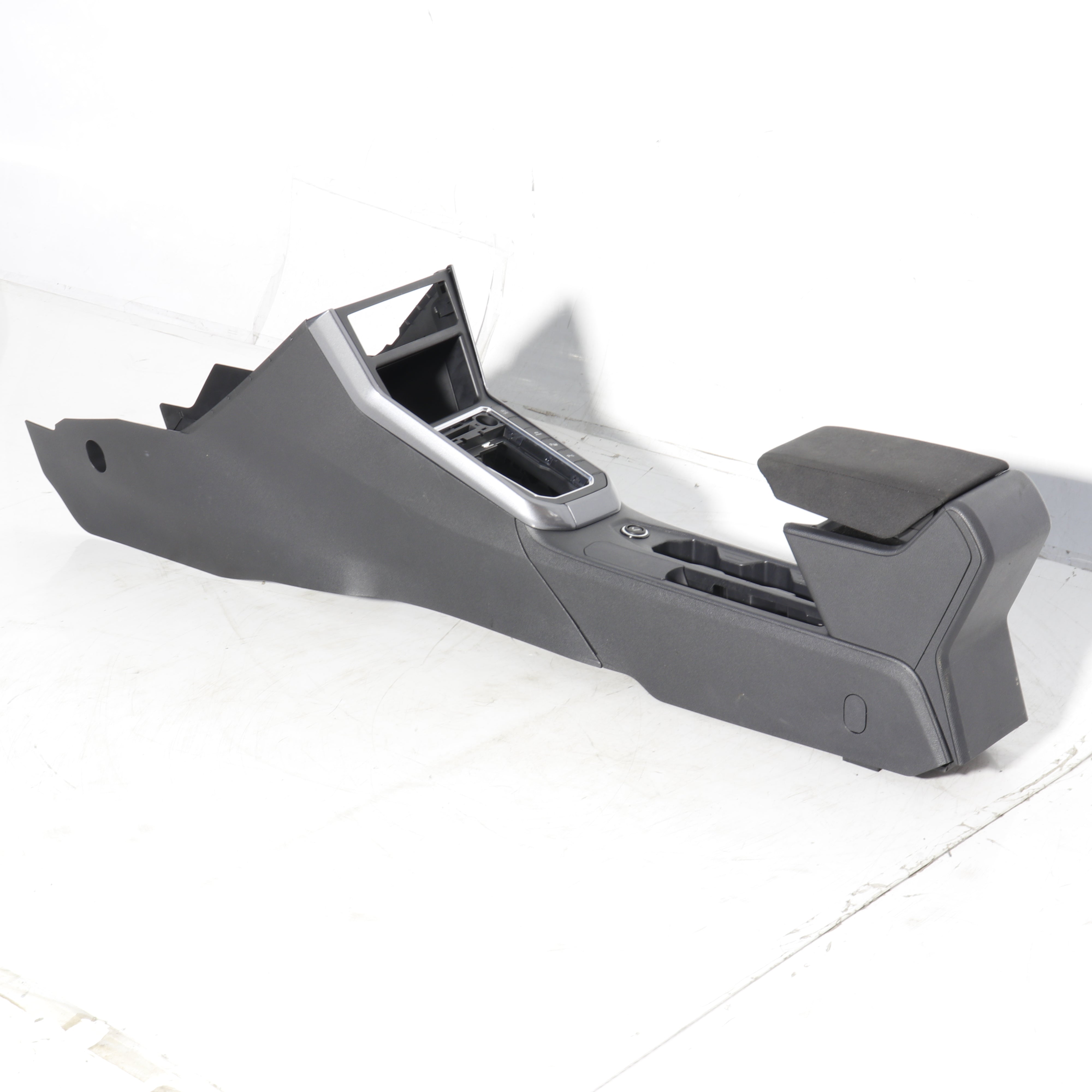 Used VOLKSWAGEN POLO 1.2 TRENDLINE DSG Center Console - OEM Part 2G2857925B