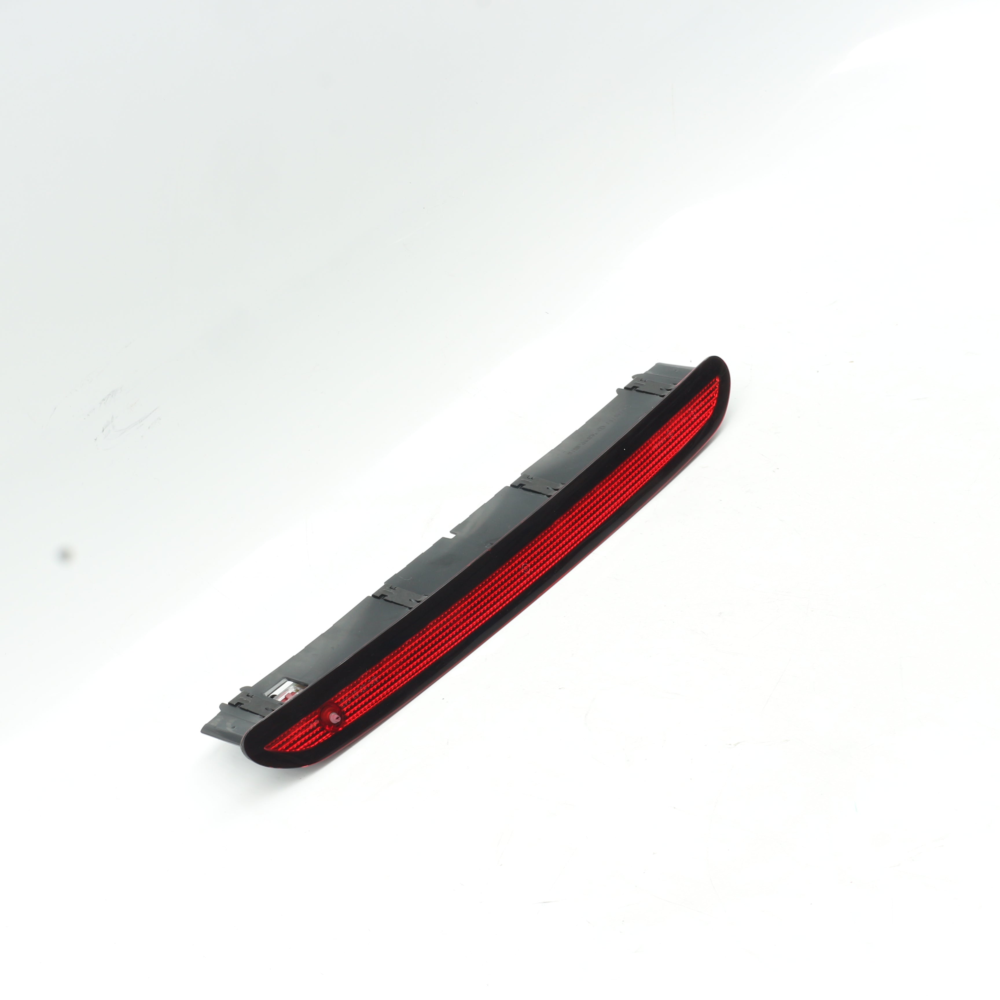 Used VOLKSWAGEN POLO 1.2 TRENDLINE DSG Center Tail Light - OEM Part 5G0945087B
