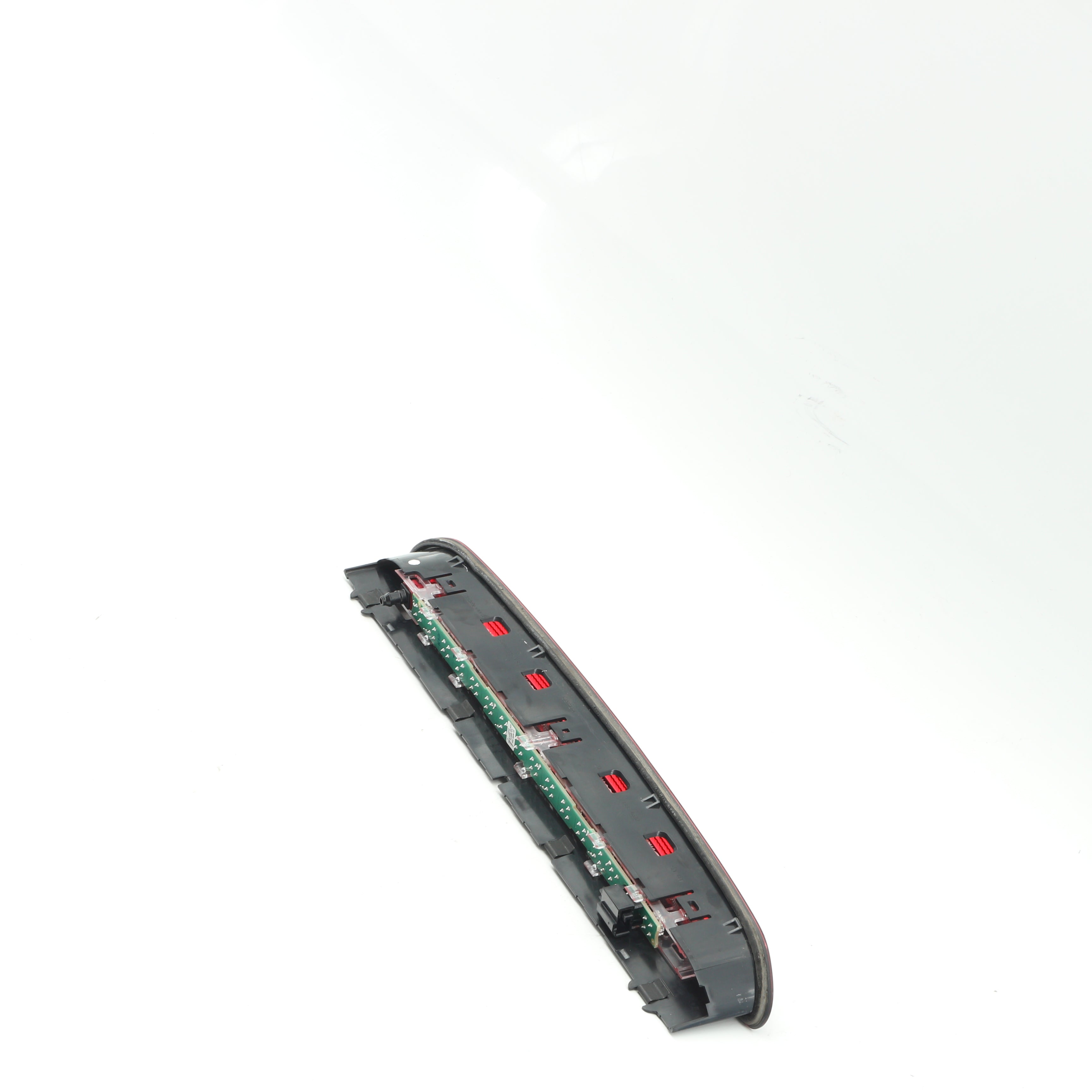 Used VOLKSWAGEN POLO 1.2 TRENDLINE DSG Center Tail Light - OEM Part 5G0945087B