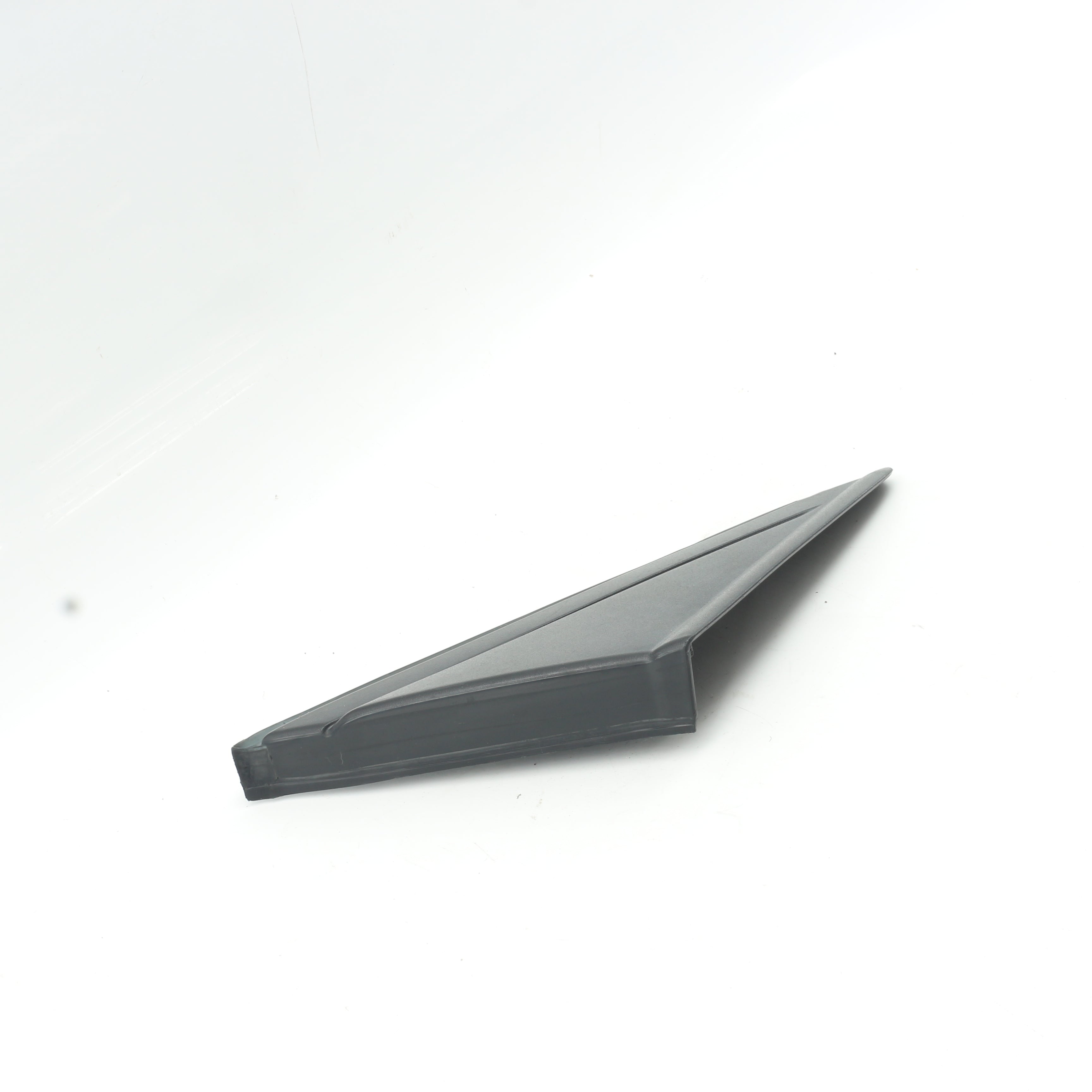Used Ford KUGA 2.0 TDCI Titanium AWD POWERSHIFT Front Corner Triangle Cover