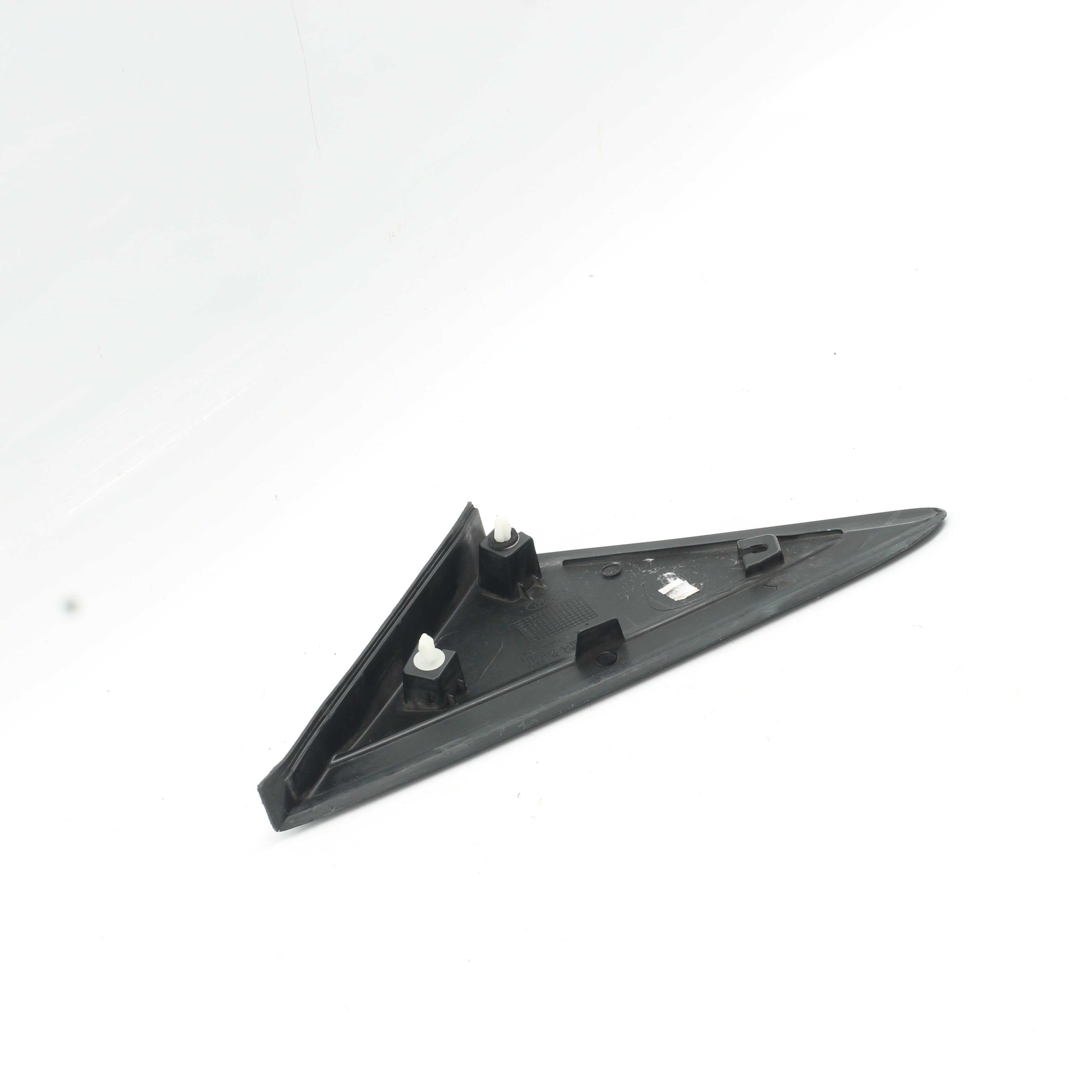 Used Ford KUGA 2.0 TDCI Titanium AWD POWERSHIFT Front Corner Triangle Cover