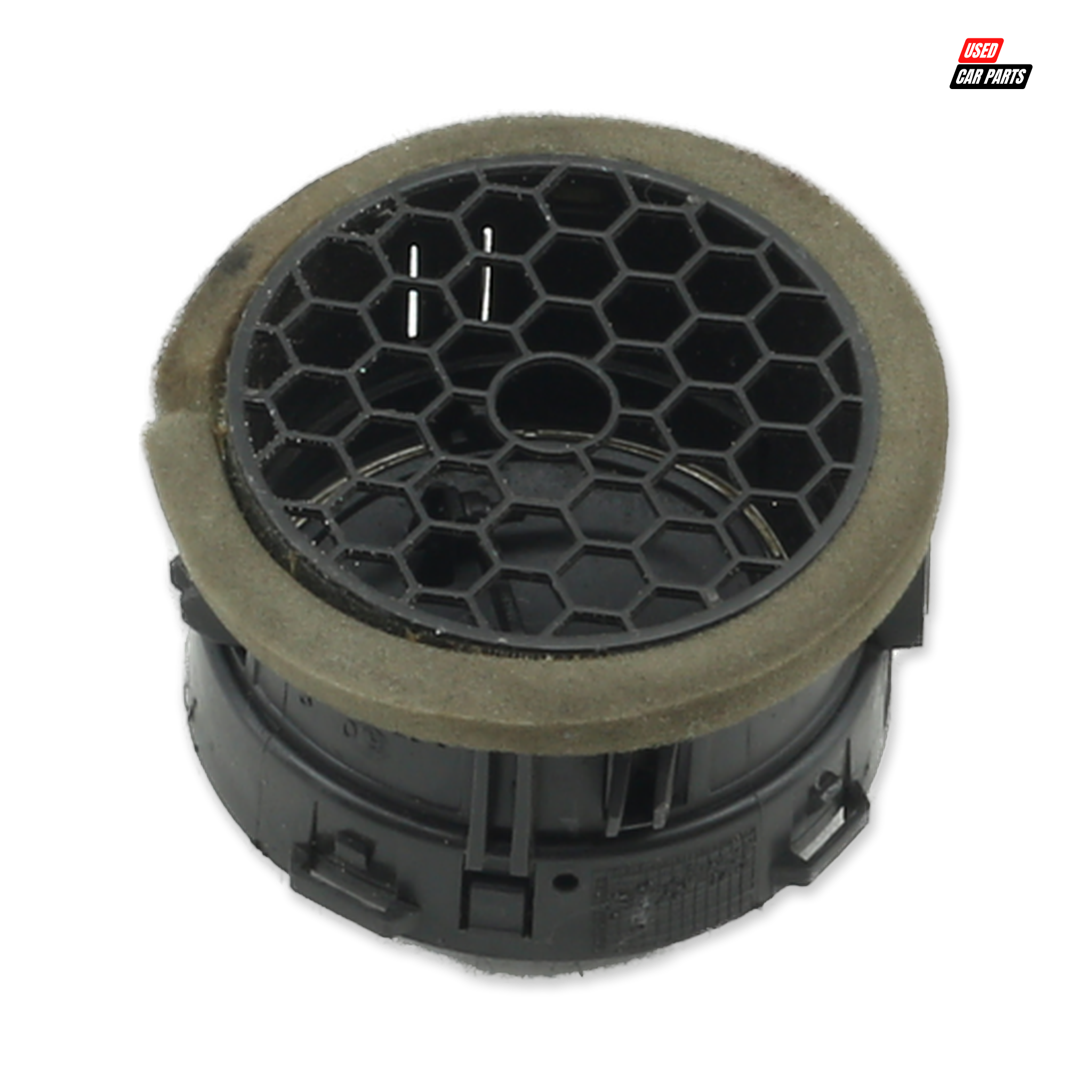 Used Drivers Side Air Vent Duct (Part Number 08239006) for 2015 RENAULT CAPTUR 900T