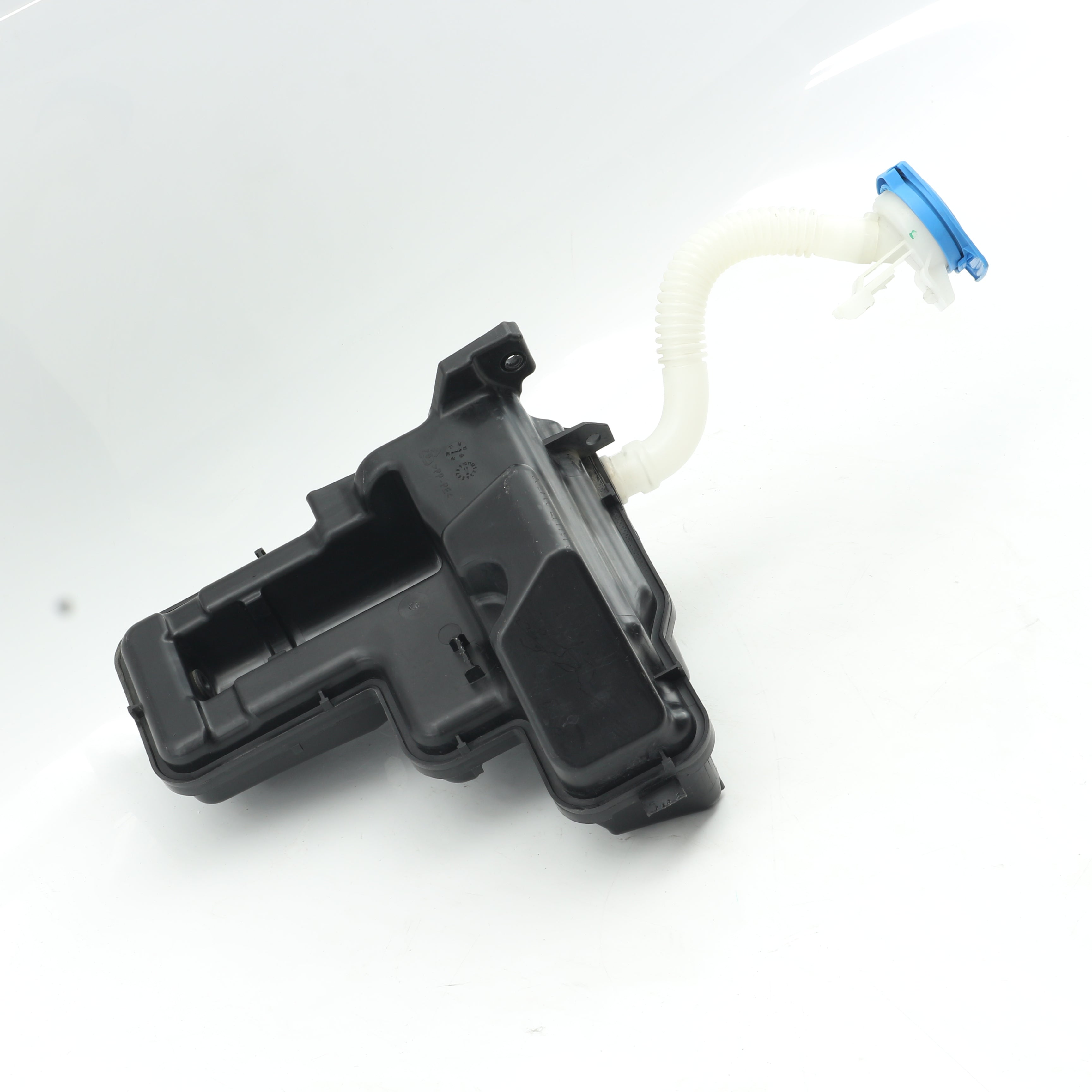 Used VOLKSWAGEN POLO 1.2 TRENDLINE DSG Front Windshield Washer Fluid Reservoir - OEM Part 2Q0955453F