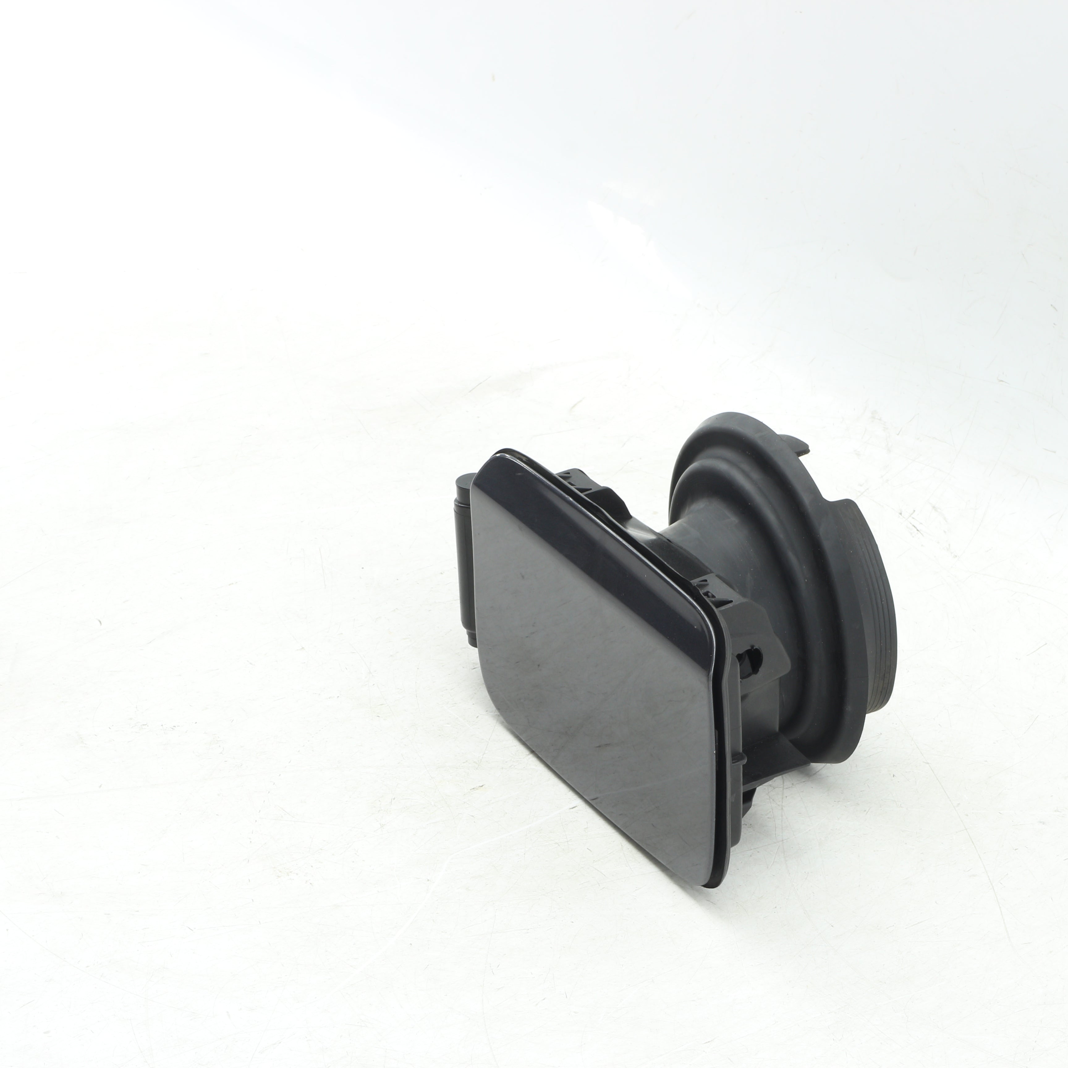 Used BMW 320i A/T (E90) fuel cap cover - 7073961