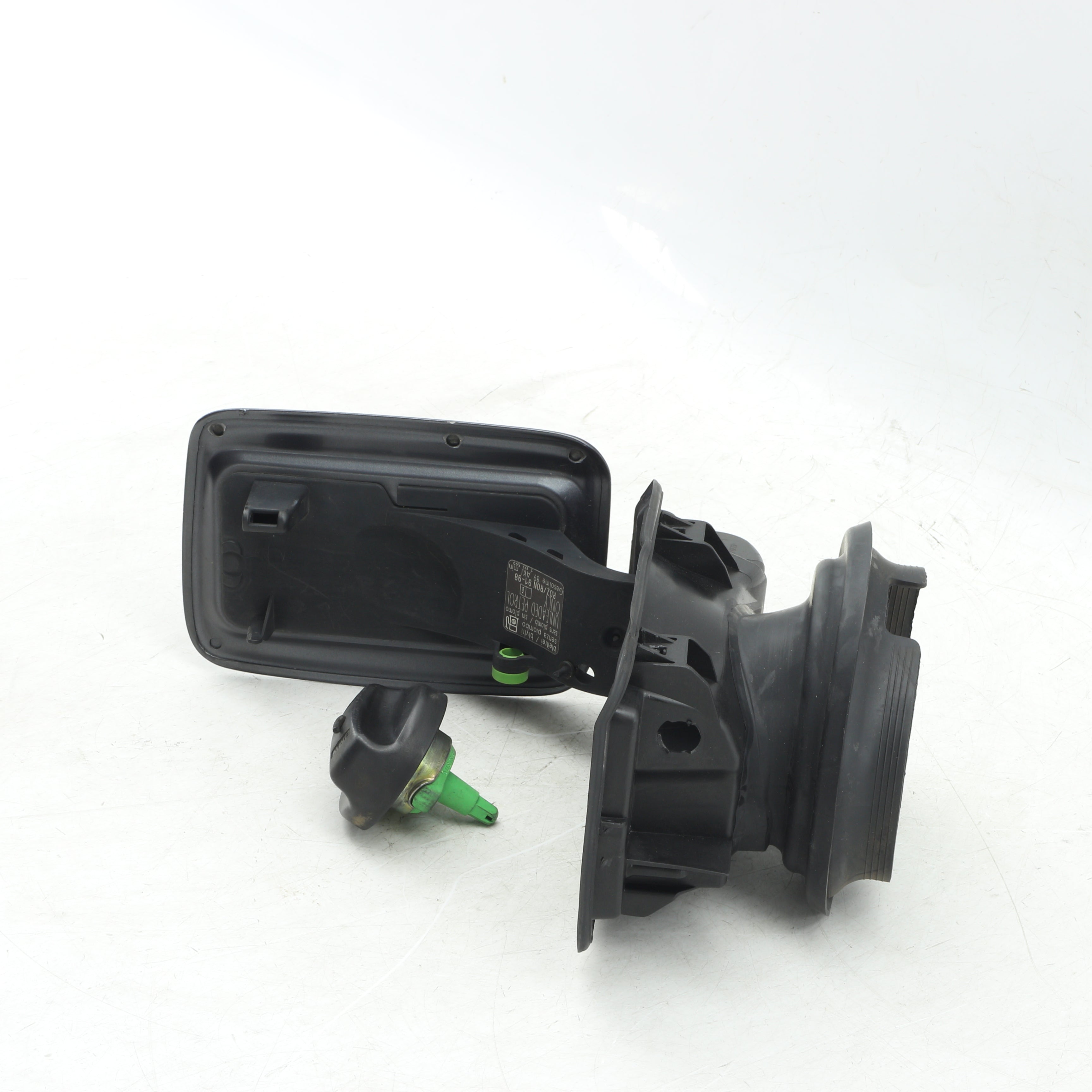 Used BMW 320i A/T (E90) fuel cap cover - 7073961
