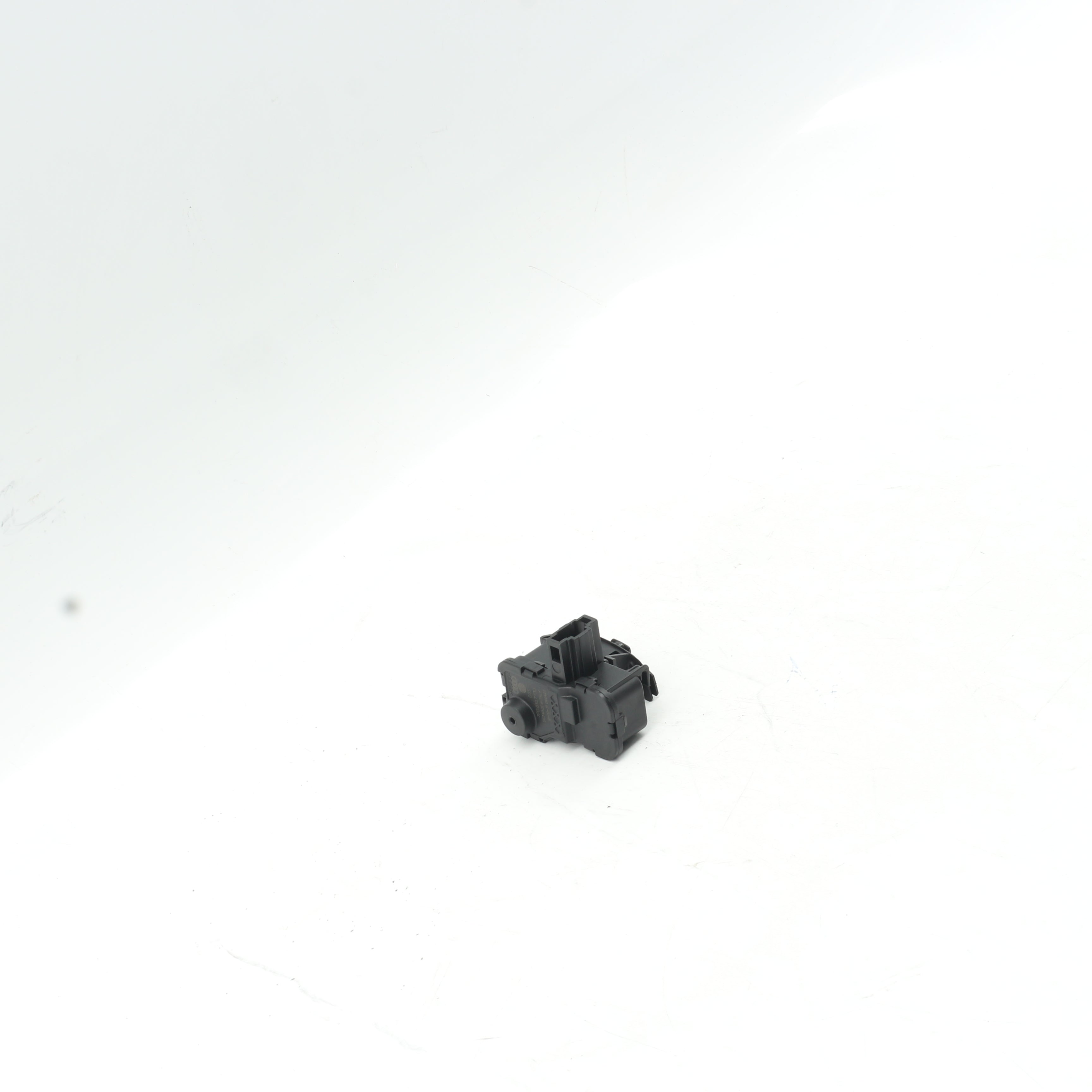 Used VW Polo 1.2 Trendline DSG Fuel Cap Cover Actuator - 7P0810773D
