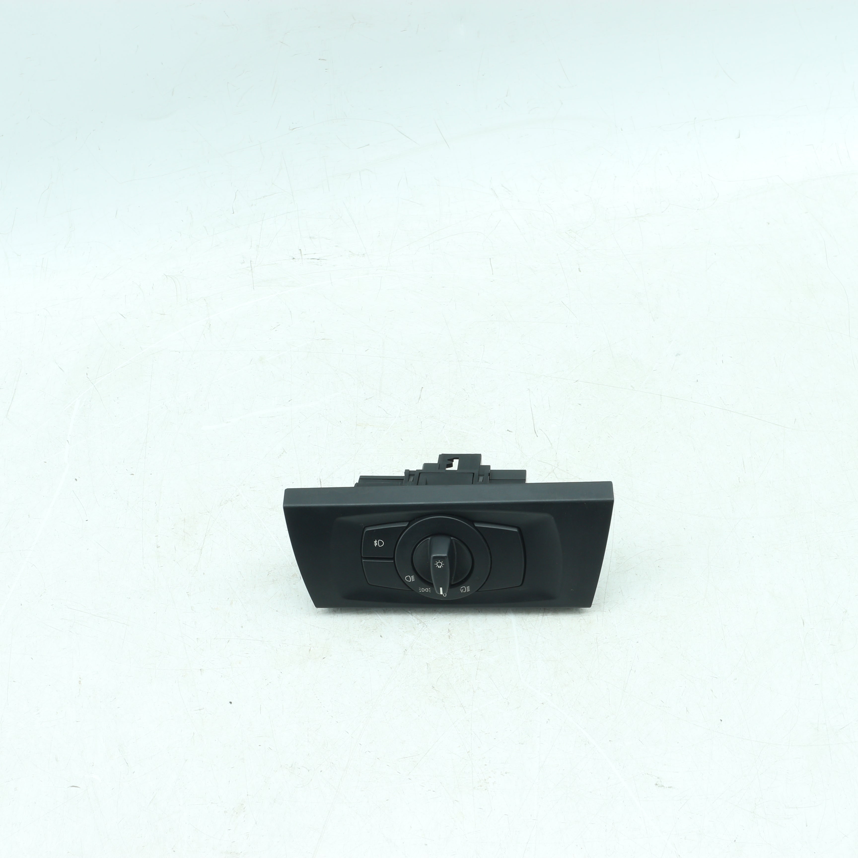 Used BMW 320i A/T (E90) headlight switch - 6932797