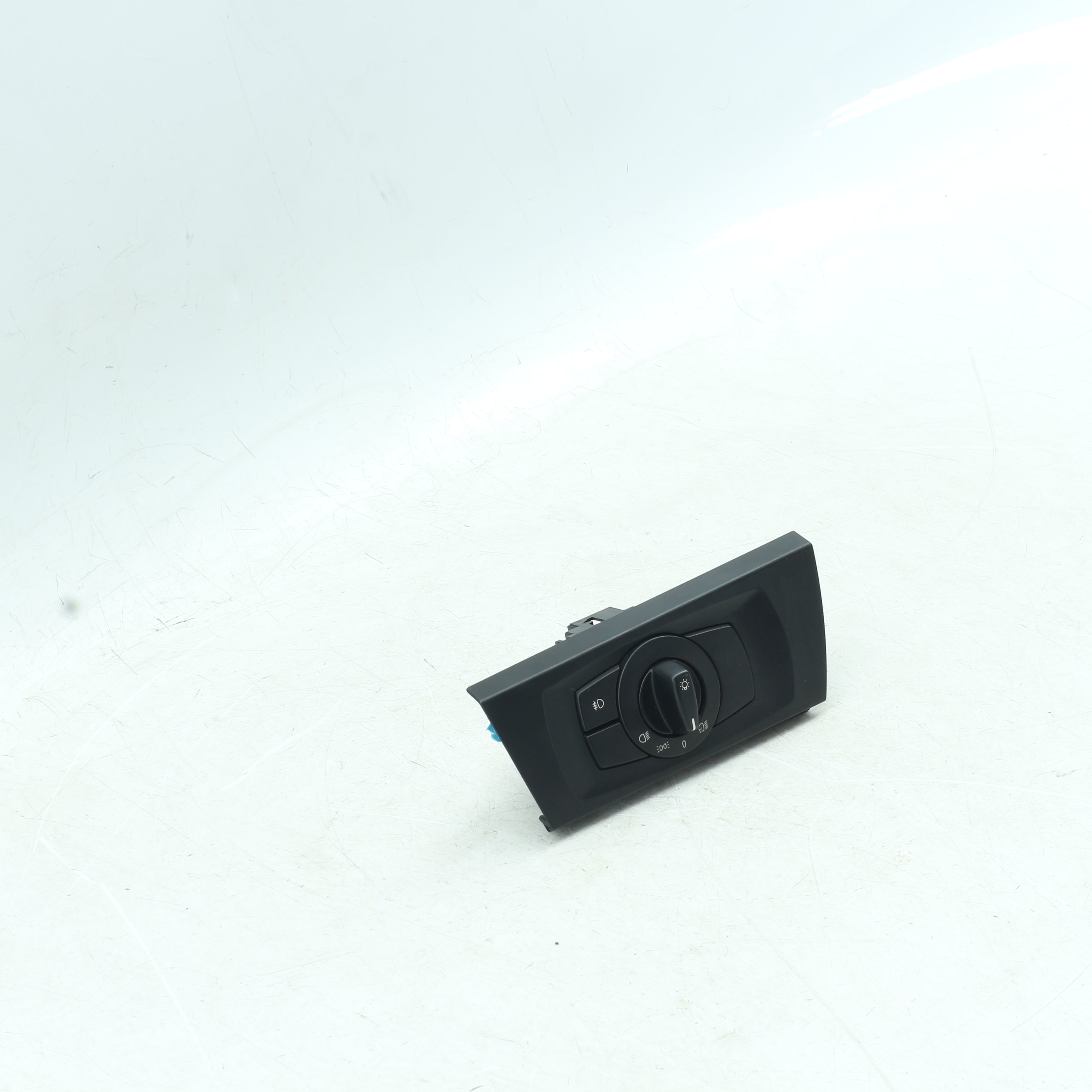 Used BMW 320i A/T (E90) headlight switch - 6932797