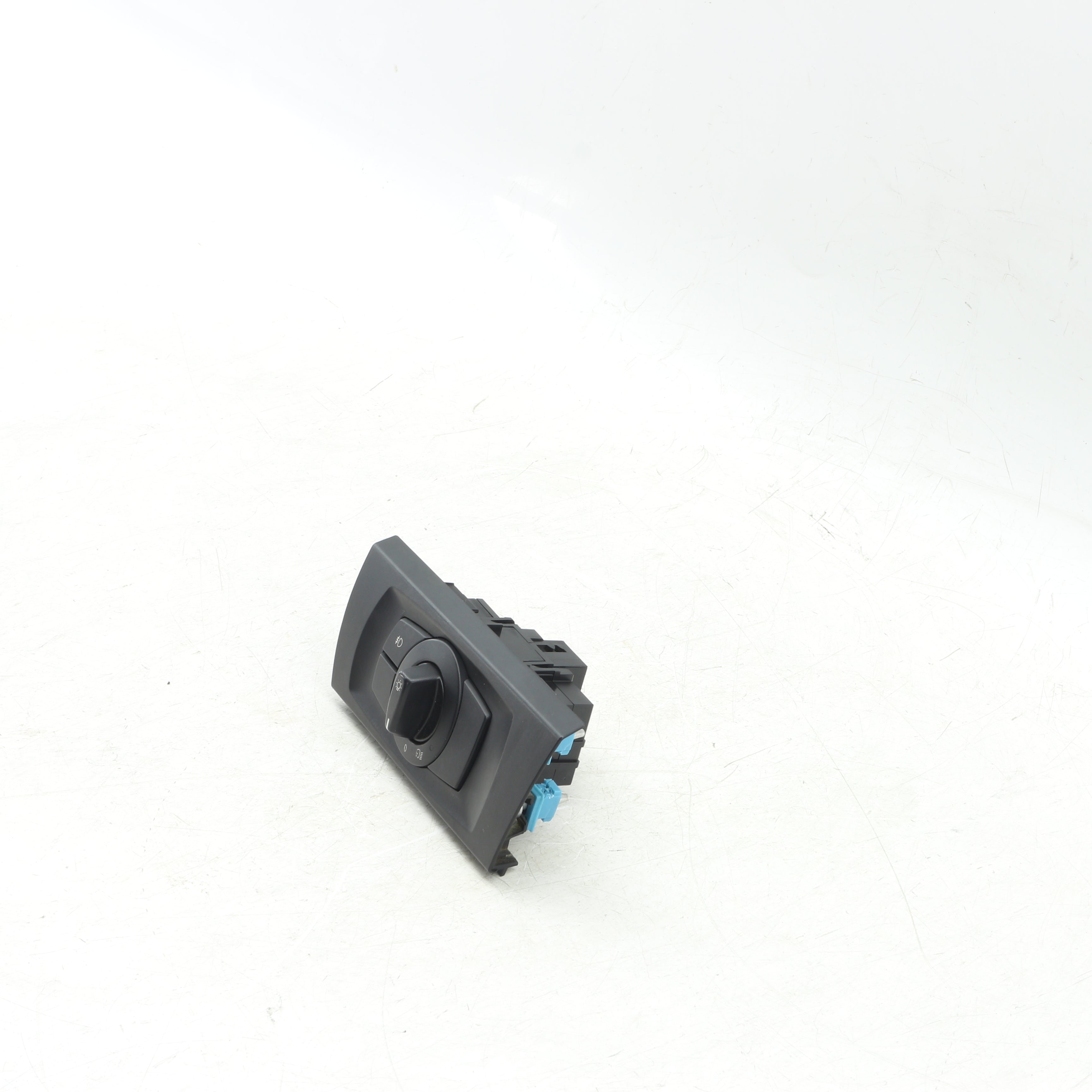 Used BMW 320i A/T (E90) headlight switch - 6932797