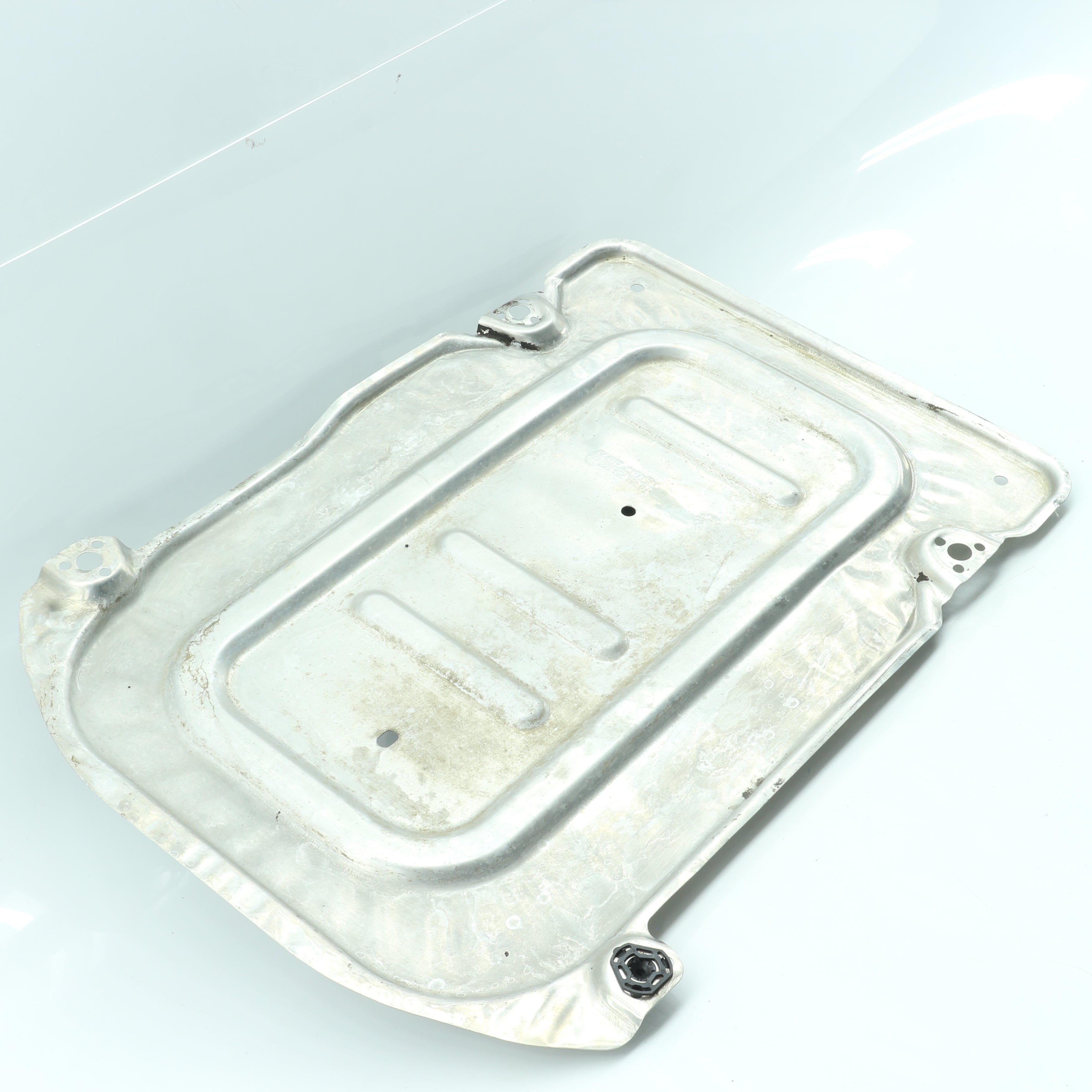 Used VOLKSWAGEN POLO 1.2 TRENDLINE DSG Heat Shield Plate - OEM Part 2Q082522901