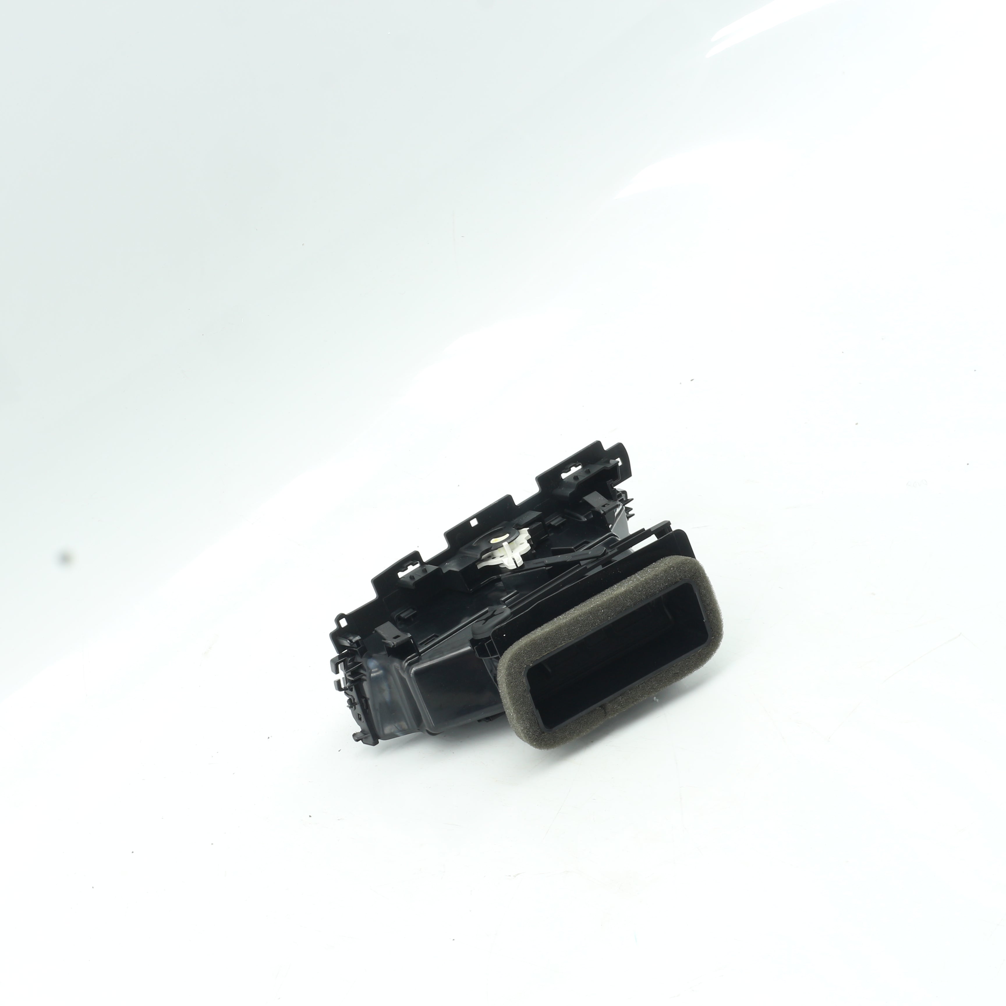 Used VOLKSWAGEN POLO 1.2 TRENDLINE DSG Dashboard Air Vent - OEM 2G2819703