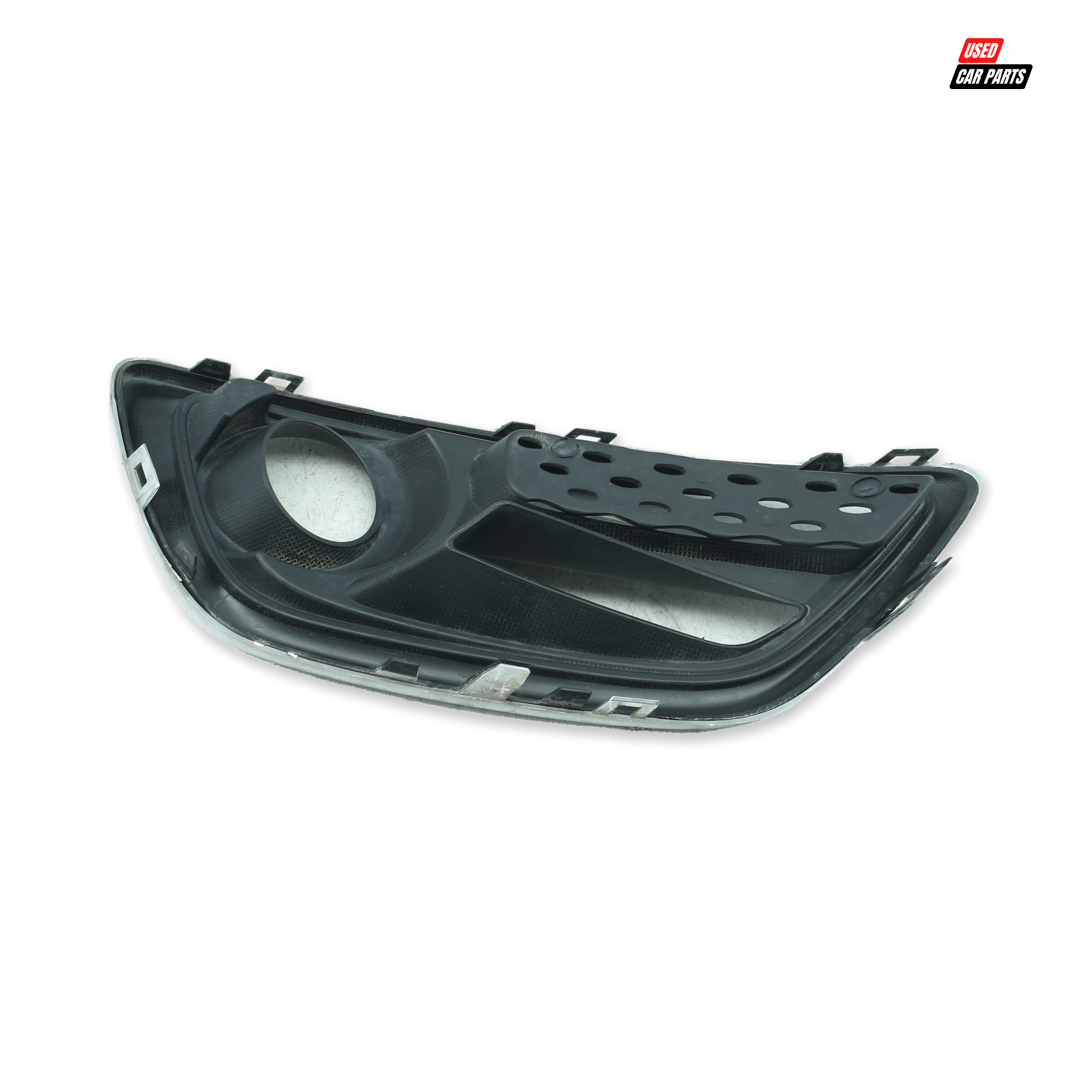 Used Passengers Side Fog Light Grill (Part Number 620752406R) for 2015 RENAULT CAPTUR 900T