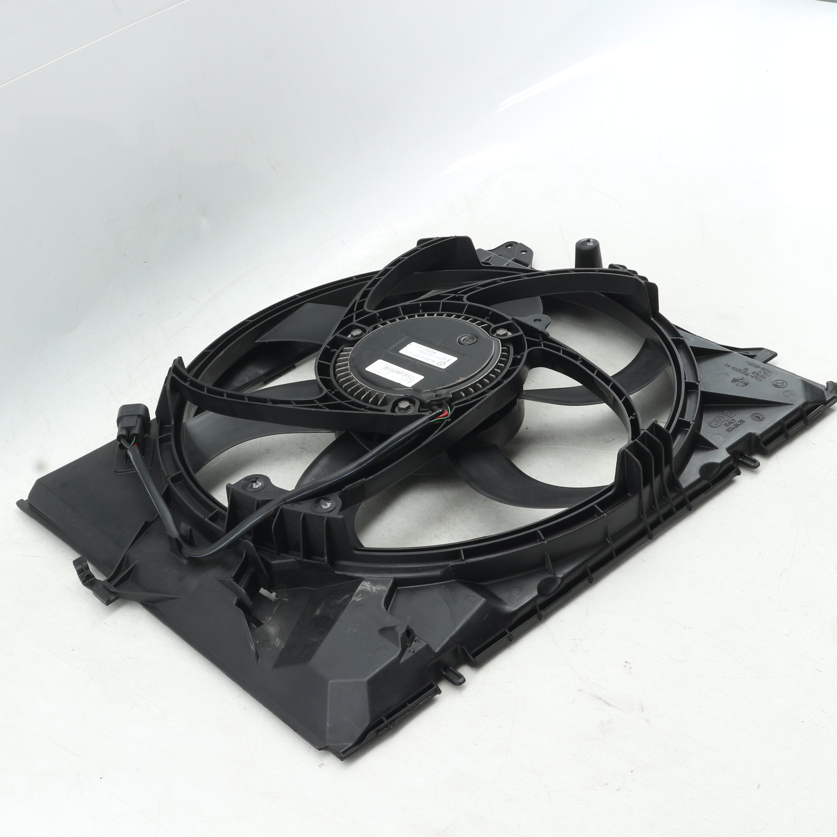 Used BMW 320i A/T (E90) radiator fan - 16326937515