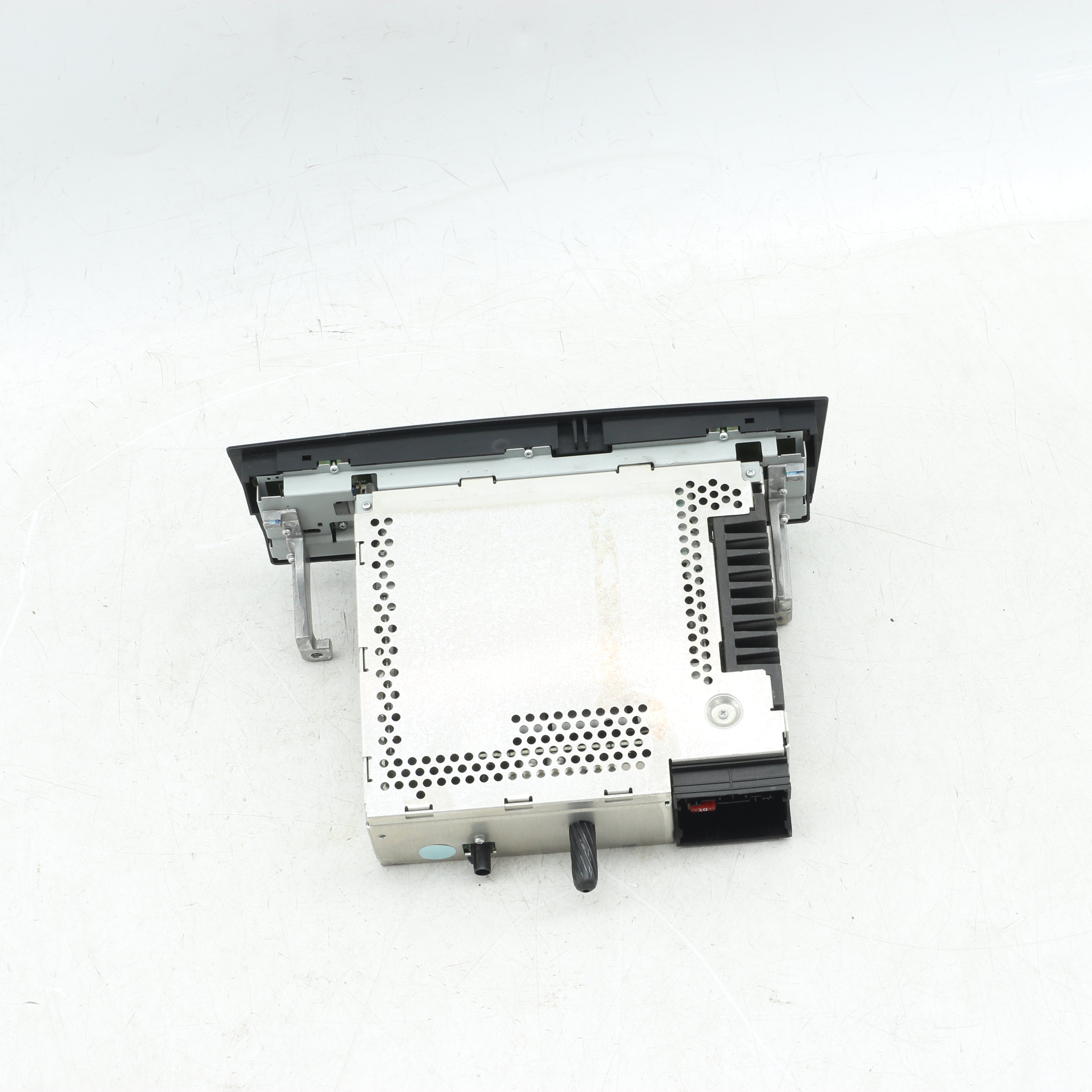 Used BMW 320i A/T (E90) radio - 65126983018