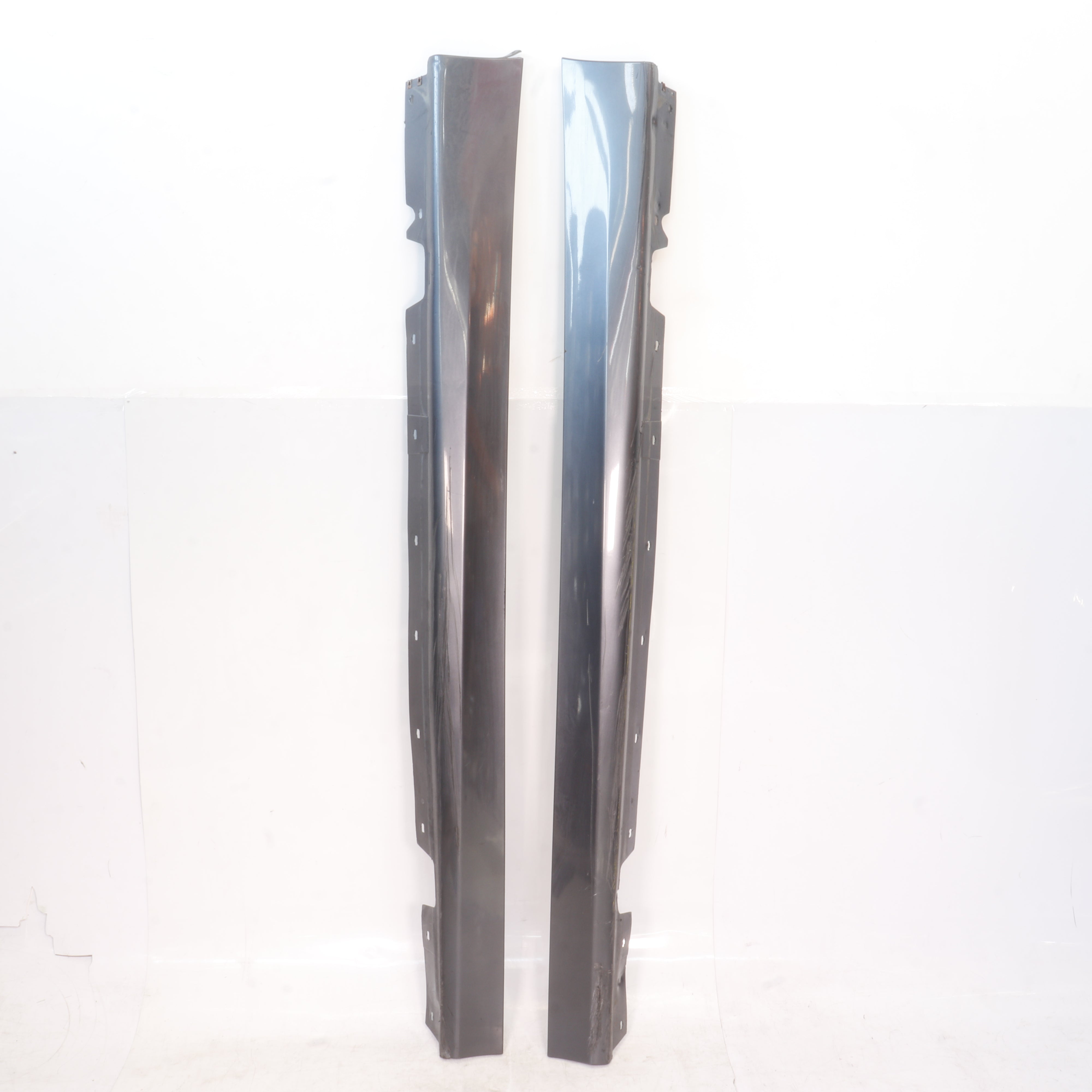 Used BMW 320i A/T (E90) side skirts (set) - 51717062297,51717062298