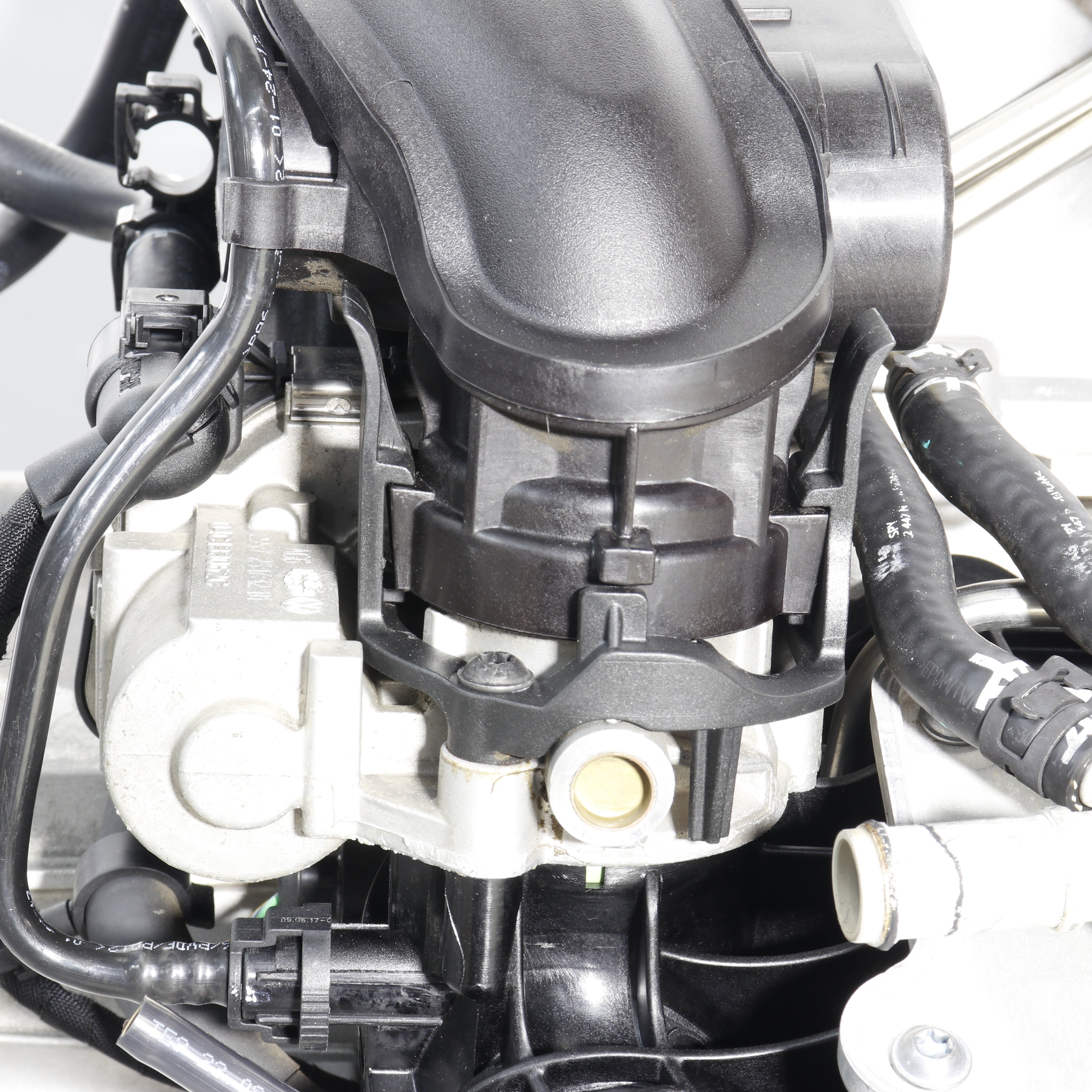 Used VOLKSWAGEN POLO 1.2 TRENDLINE DSG Throttle Body - OEM Part 04c133062c